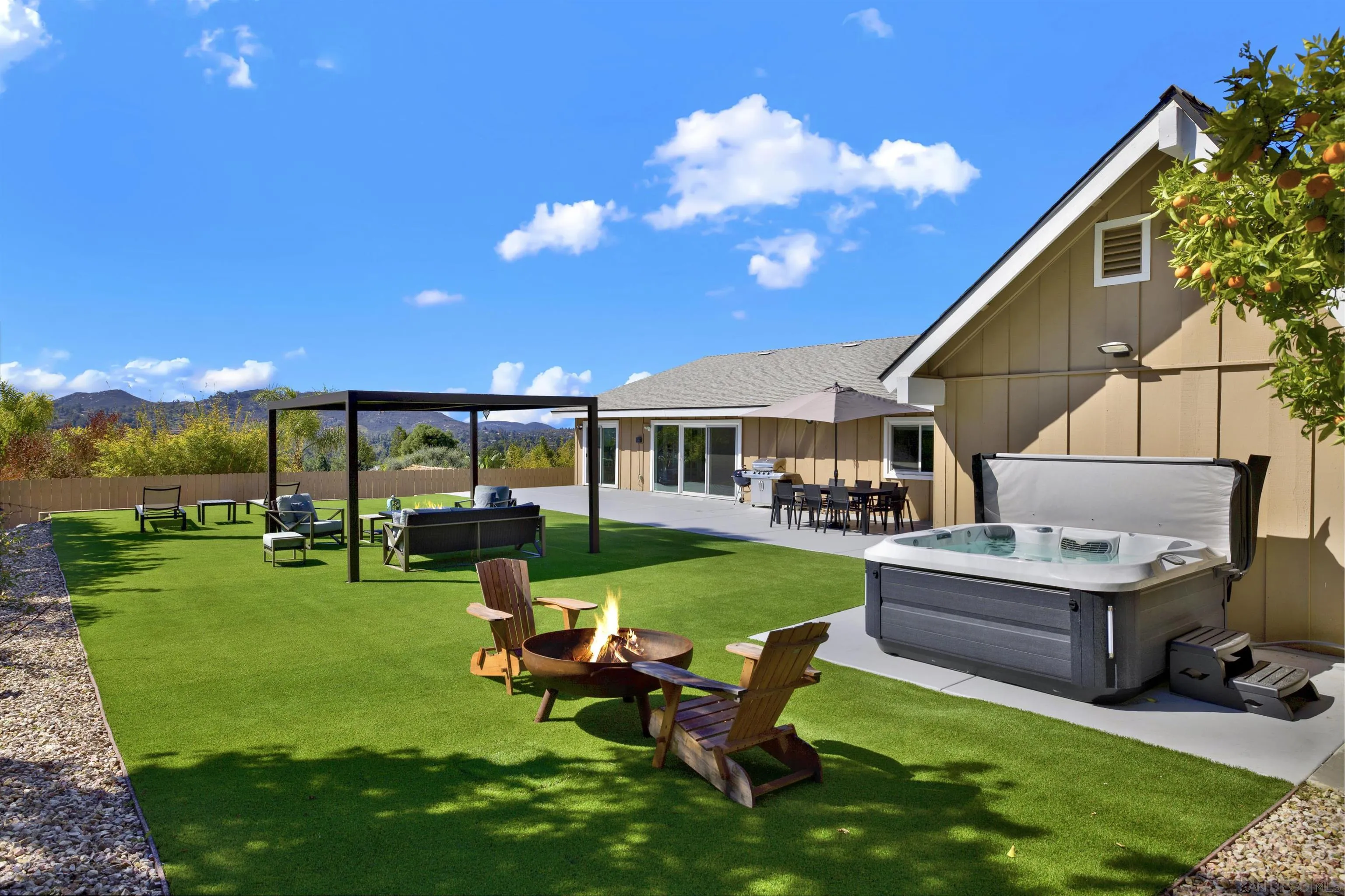 https://cdn.realtyfeed.com/cdn/127/250039636/bd5f622c7b9fdb7012b8a929c87f85bb.webp