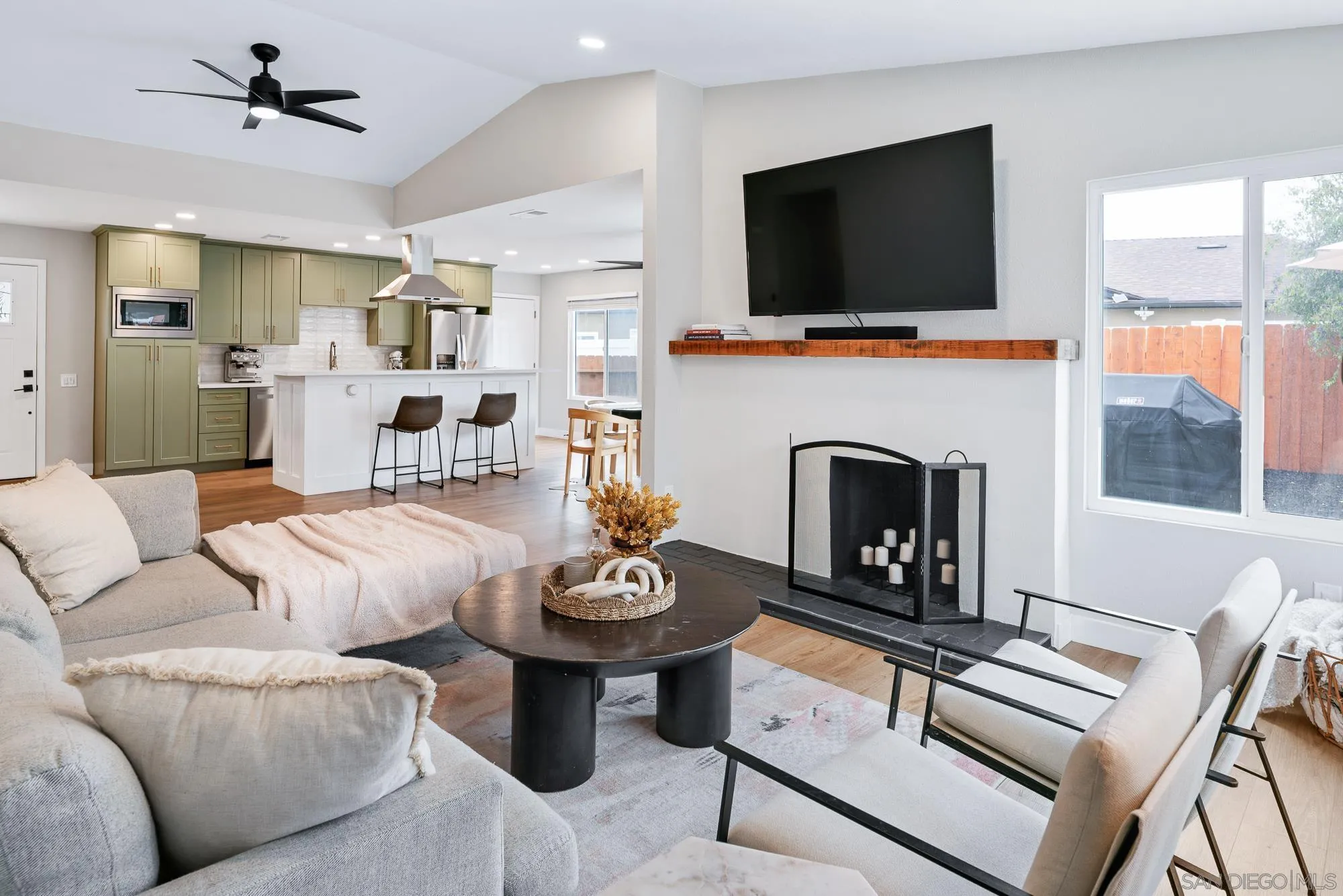 https://cdn.realtyfeed.com/cdn/127/250039637/43c3461a5c94c348d5293a014ee527dc.webp
