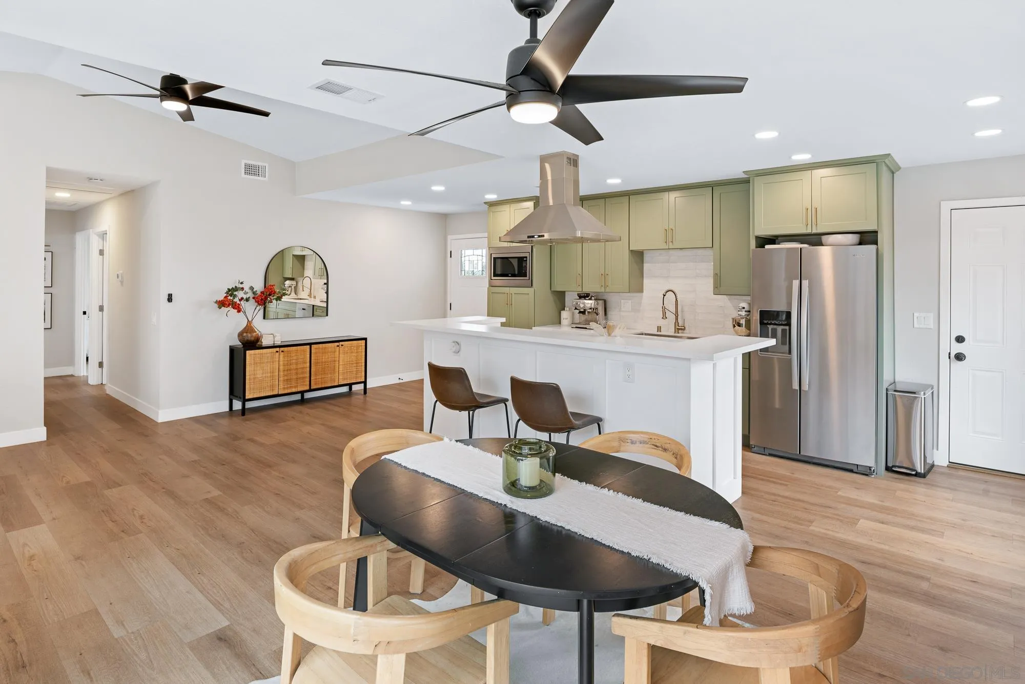 https://cdn.realtyfeed.com/cdn/127/250039637/d7cbca2b9c39ec4c1ff0f66ef562d628.webp