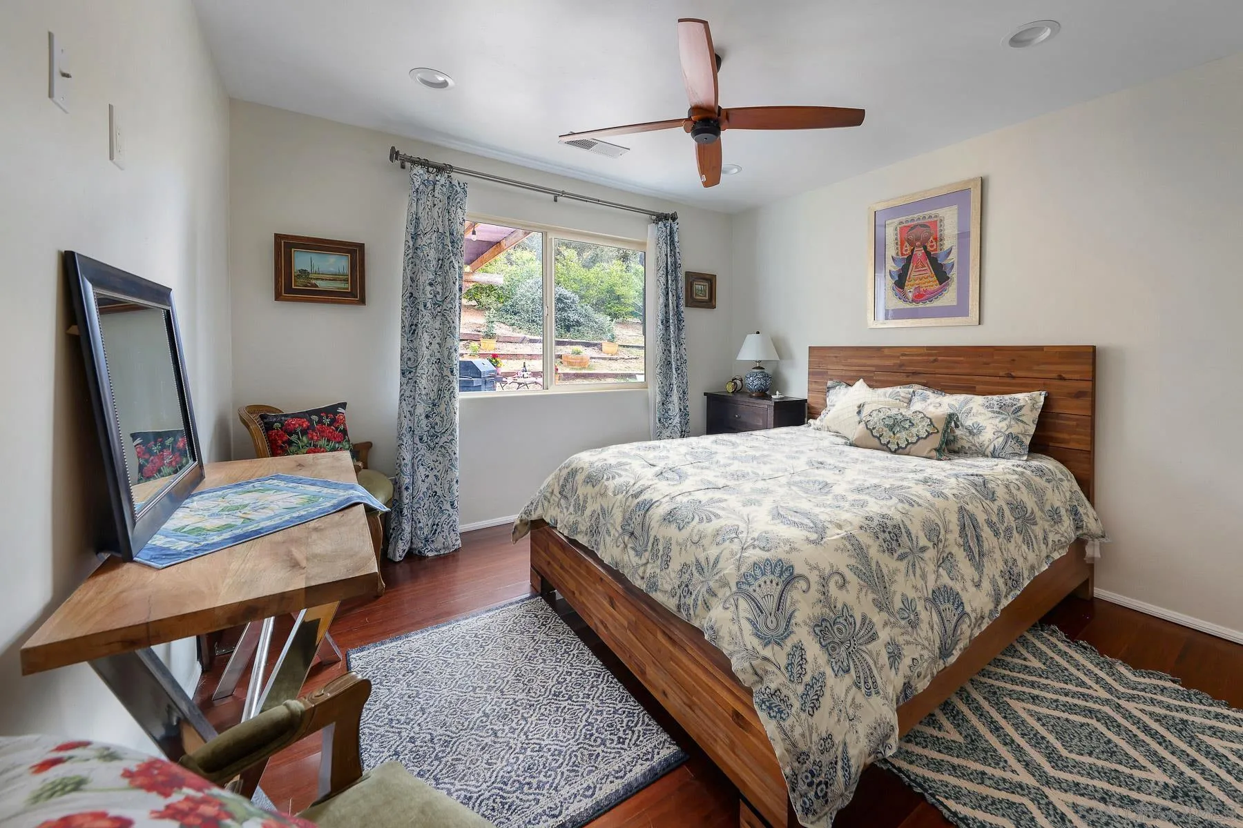 https://cdn.realtyfeed.com/cdn/127/250039640/29e21964f4ed8a9a38d0d6b55ec38c29.webp