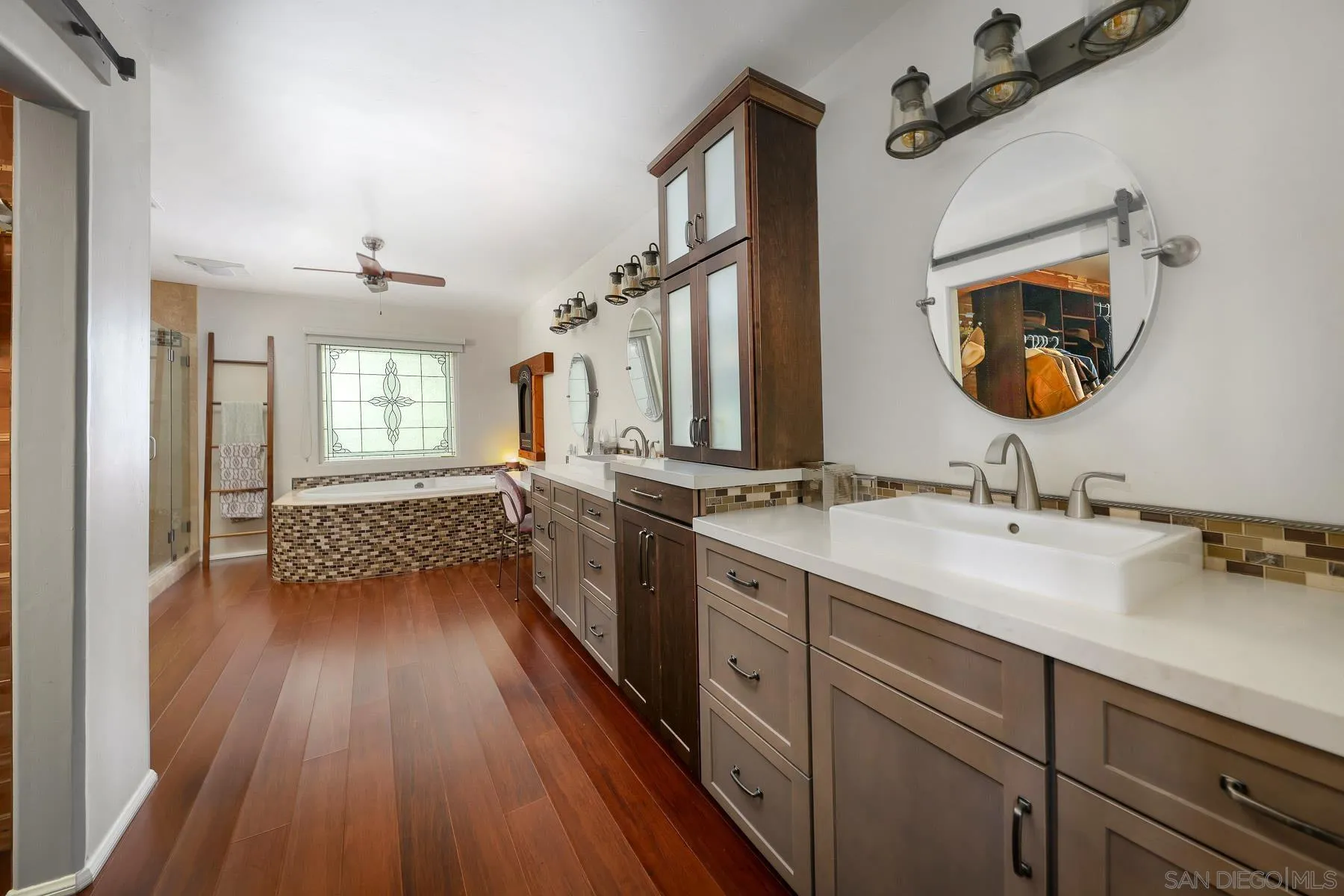 https://cdn.realtyfeed.com/cdn/127/250039640/8222a148f9b2a55644452e845bb69503.webp