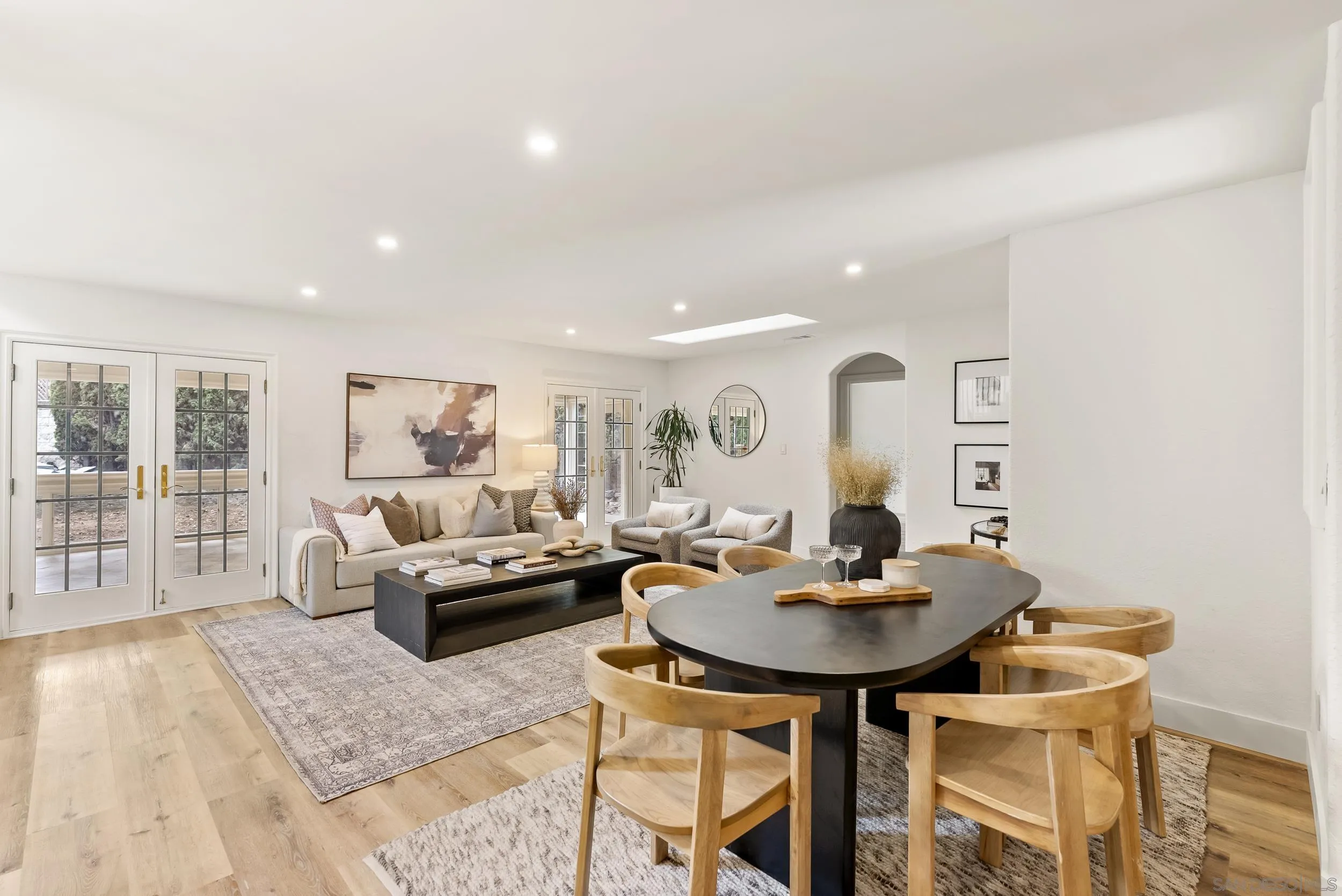https://cdn.realtyfeed.com/cdn/127/250039641/92b95b31815a08f7d71aa2ec75a56a50.webp