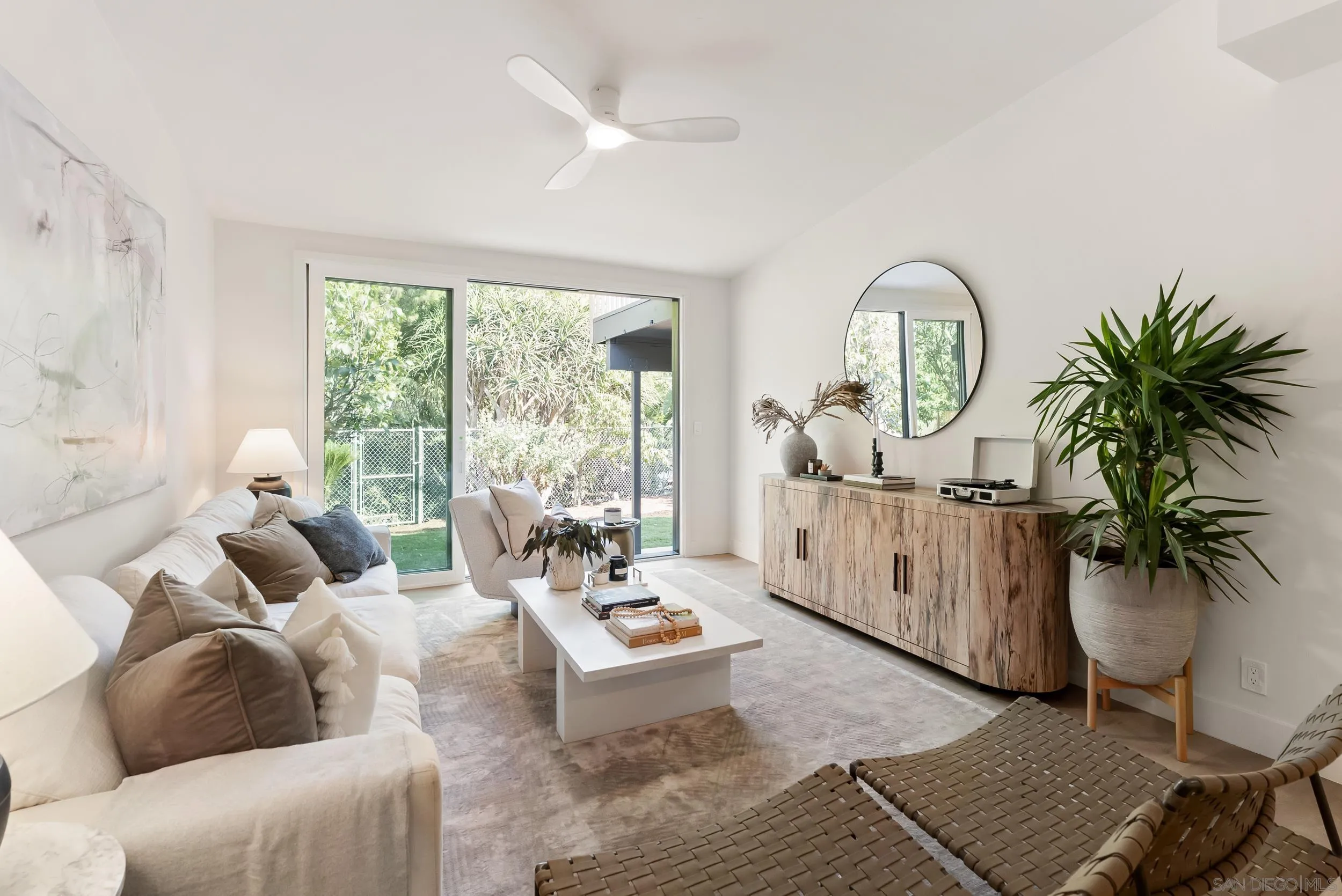 https://cdn.realtyfeed.com/cdn/127/250039643/c0e78a6219100de62ef3807afbbe1ed7.webp