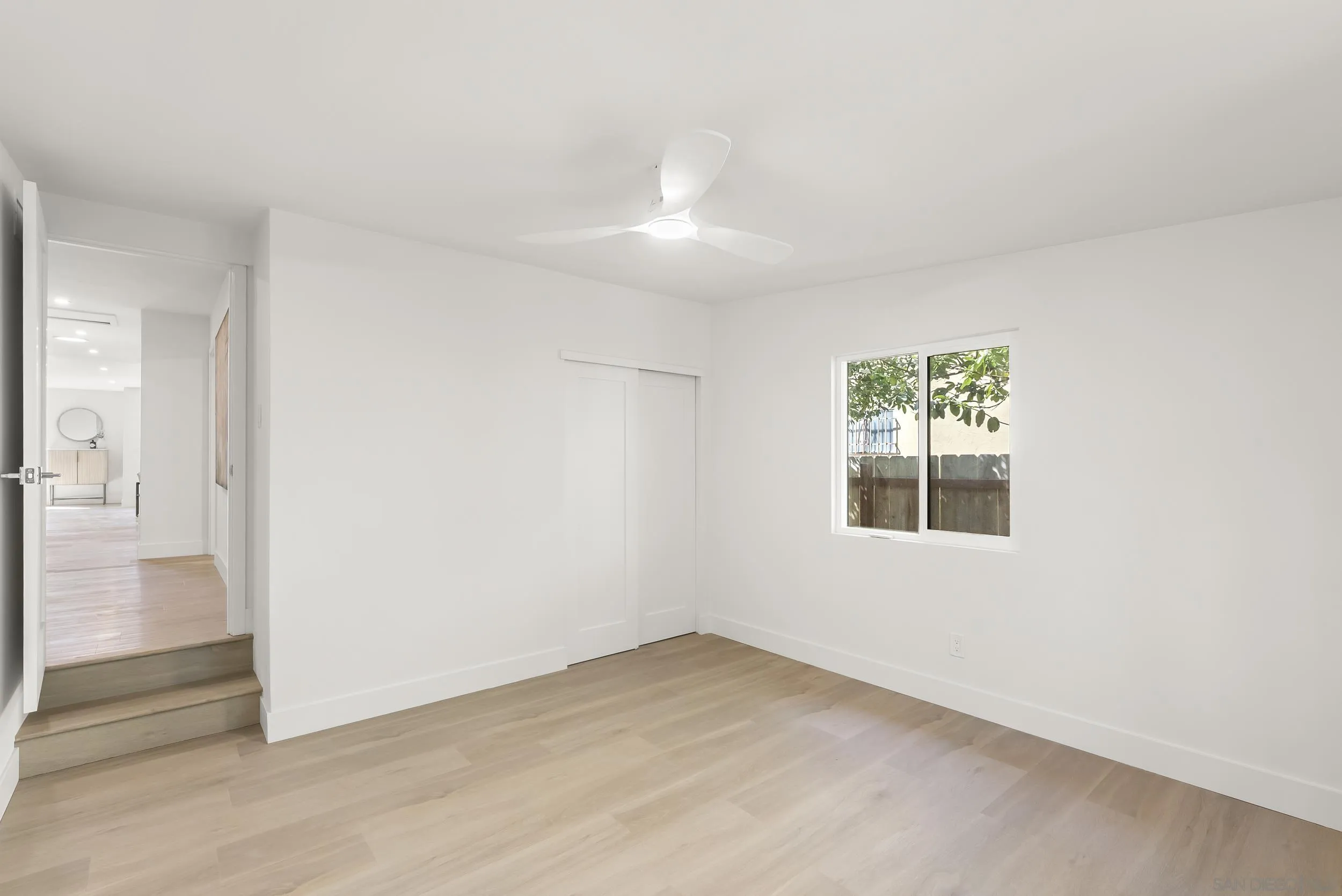 https://cdn.realtyfeed.com/cdn/127/250039643/ec0037b8671fcde3fa3c68b1de87349a.webp