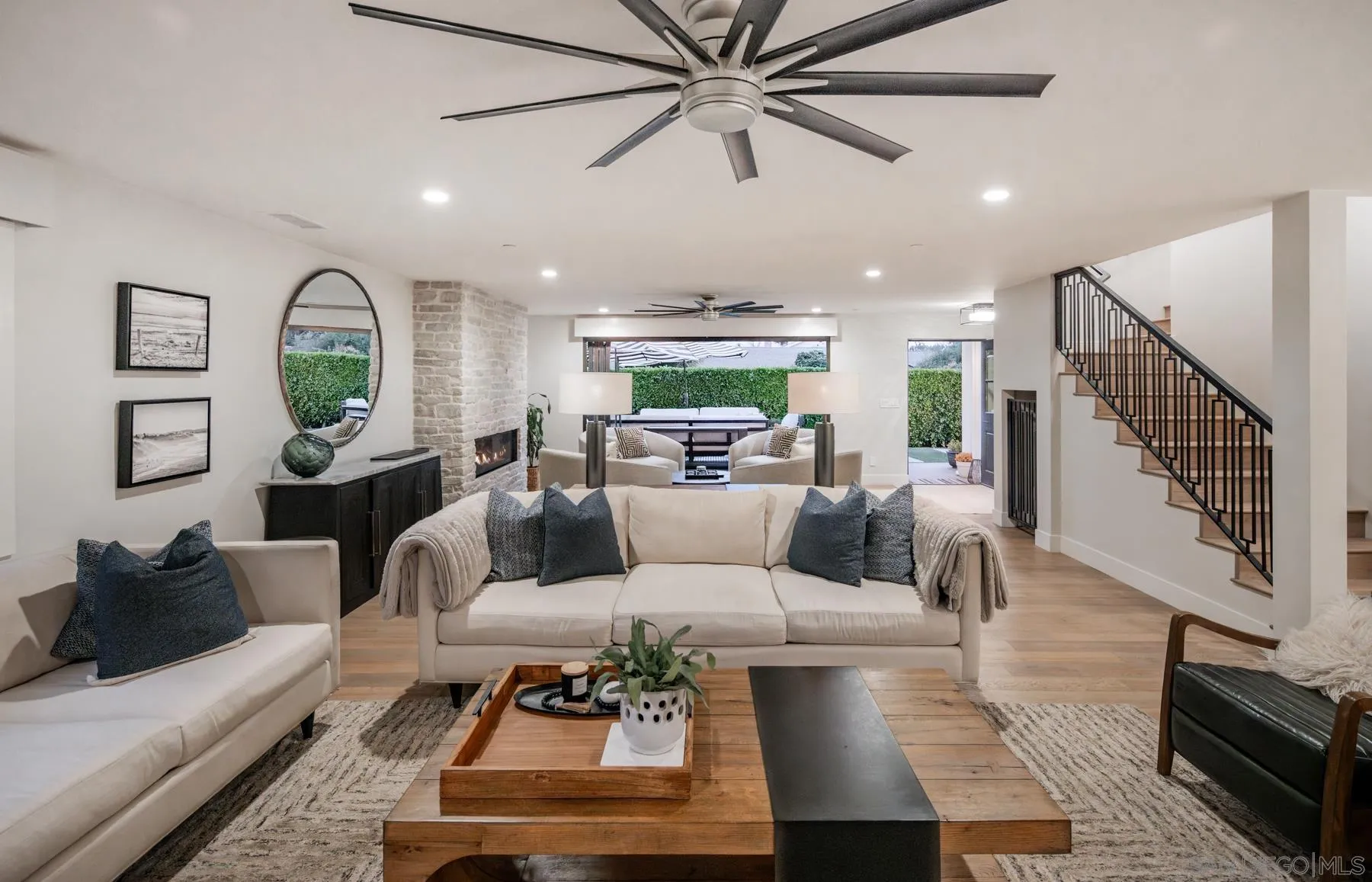 https://cdn.realtyfeed.com/cdn/127/250039644/02b90b99ae87089c5c26f80cd594b8c1.webp