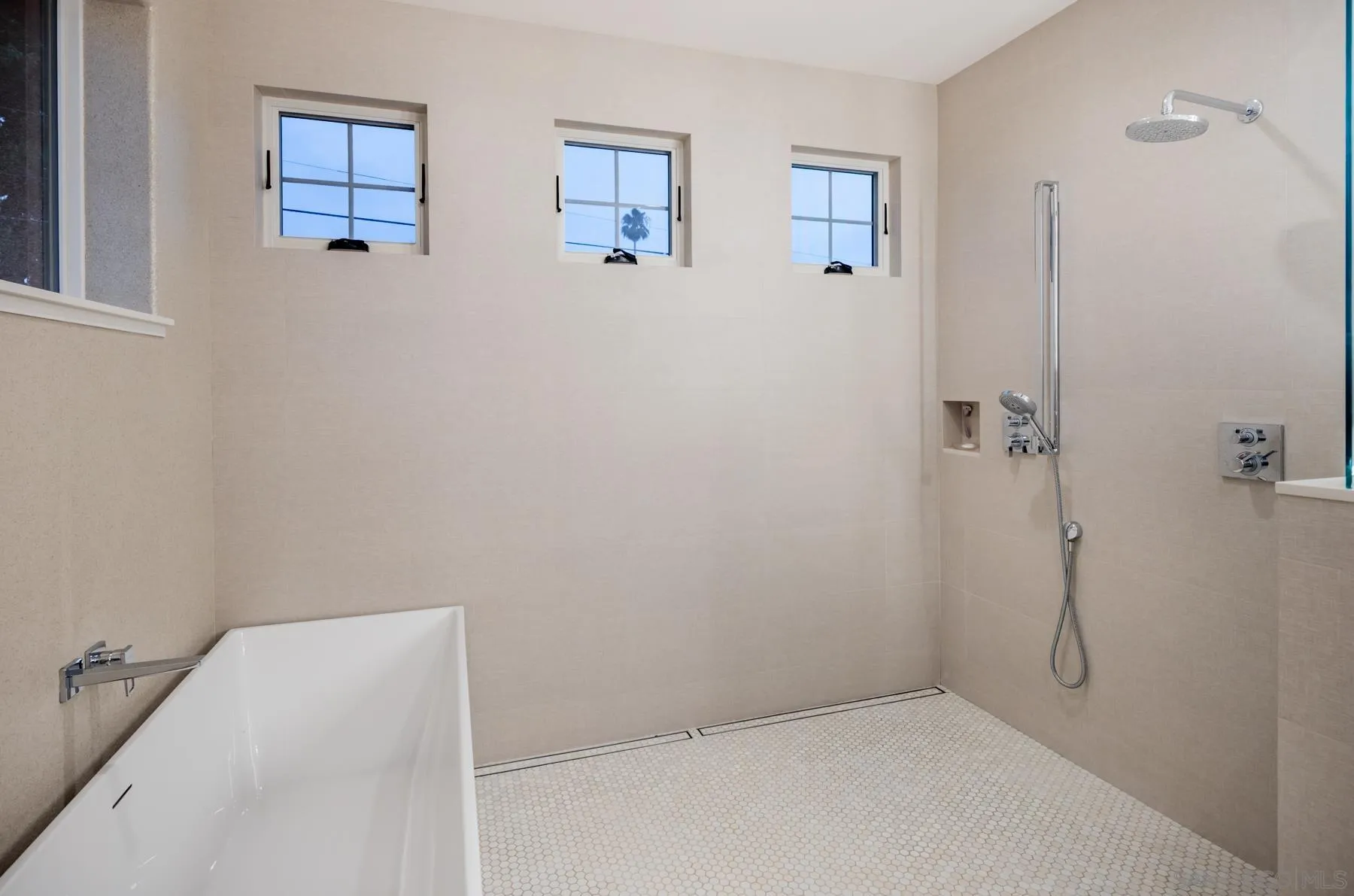 https://cdn.realtyfeed.com/cdn/127/250039644/8713b91a845a3967546156119bec39f1.webp