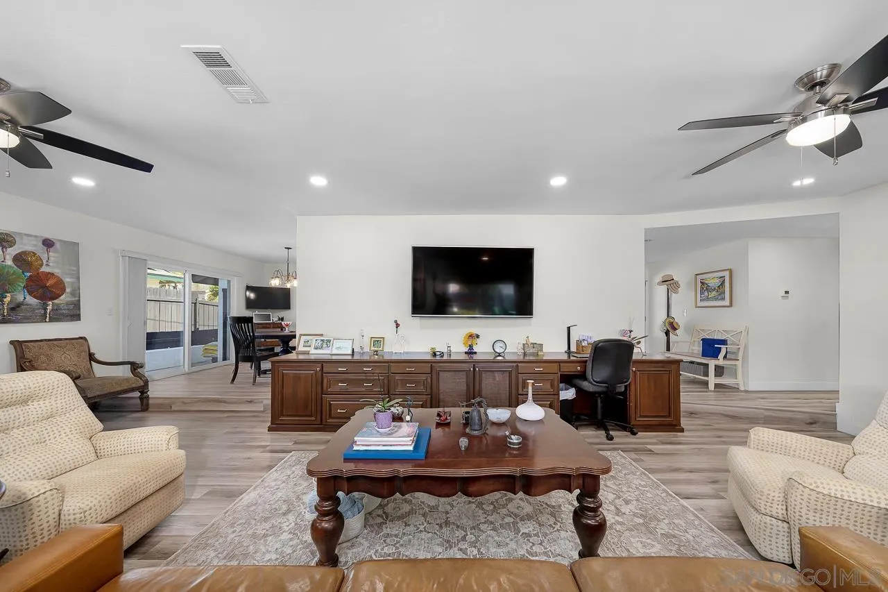 https://cdn.realtyfeed.com/cdn/127/250039647/288f0166f5b8d93afbbdbc8981b55ec1.webp