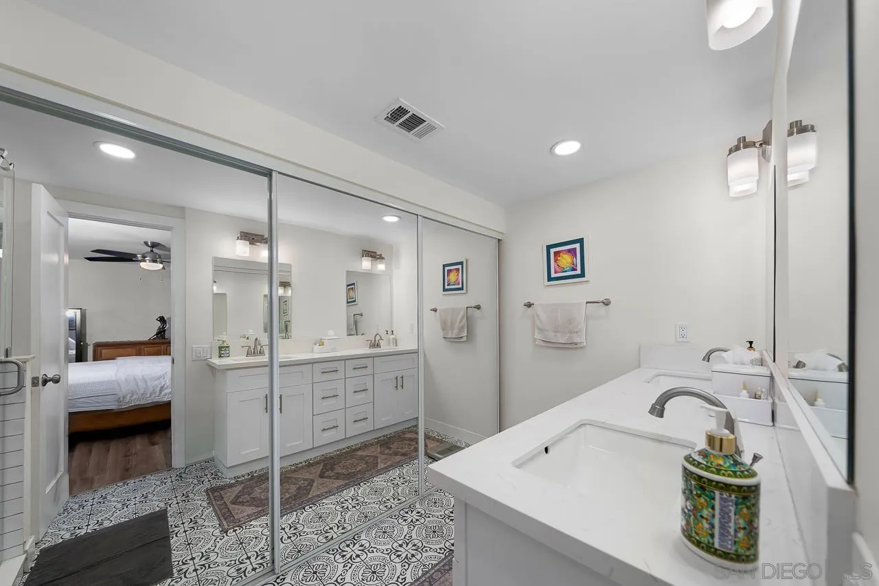 https://cdn.realtyfeed.com/cdn/127/250039647/ccc6b9b49b6c846d40efced9eda84bc3.webp