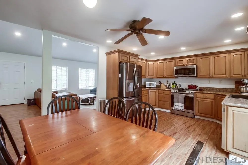 https://cdn.realtyfeed.com/cdn/127/250039650/0afe7610c9aae140b7f9e2109d4d8dee.webp