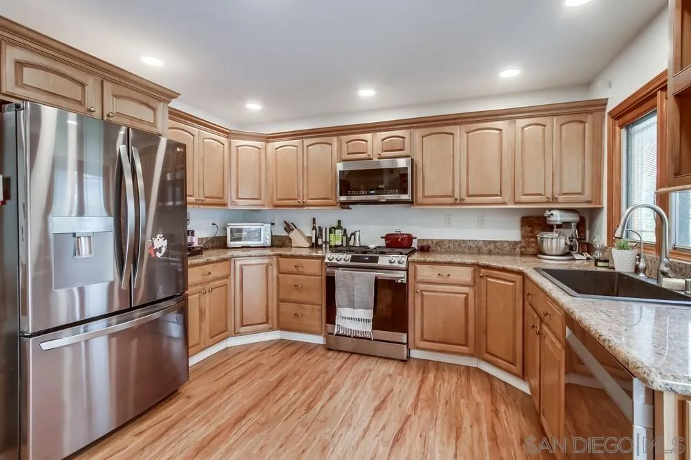 https://cdn.realtyfeed.com/cdn/127/250039650/f4aeb0b49adfafc3c7a6222c0e3b6593.webp