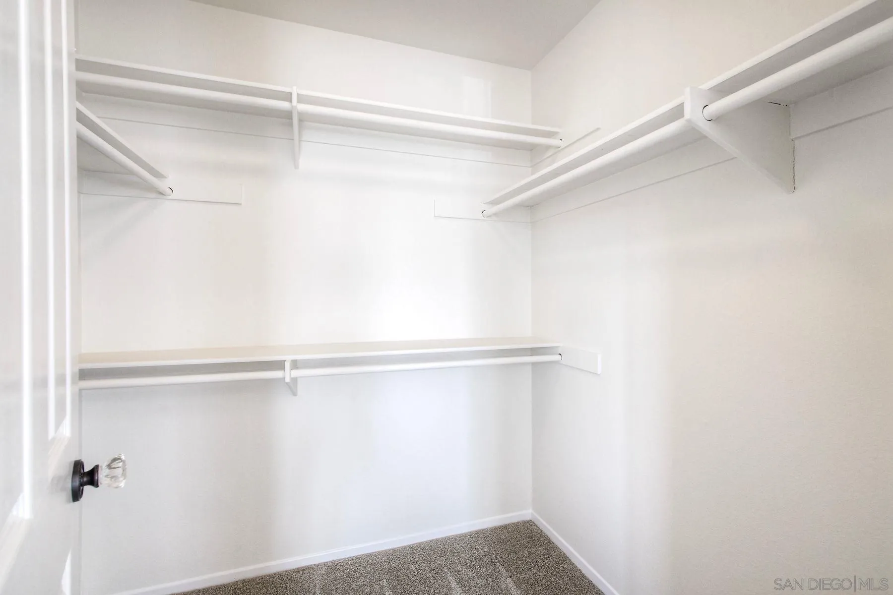 https://cdn.realtyfeed.com/cdn/127/250039659/2d61157a7ce10fc51fa3bc4785de6ee5.webp