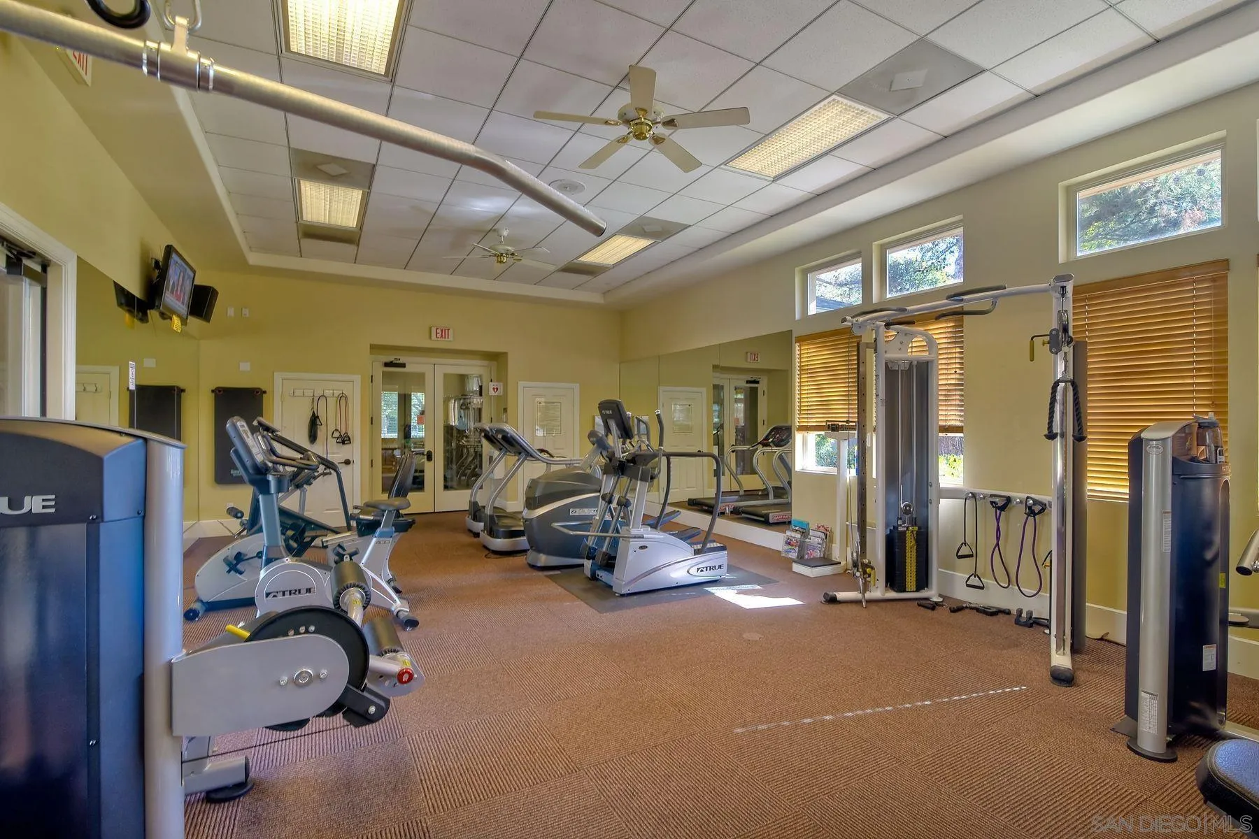 https://cdn.realtyfeed.com/cdn/127/250039659/418dd37f73fe1523819d89bf34aa7ff0.webp