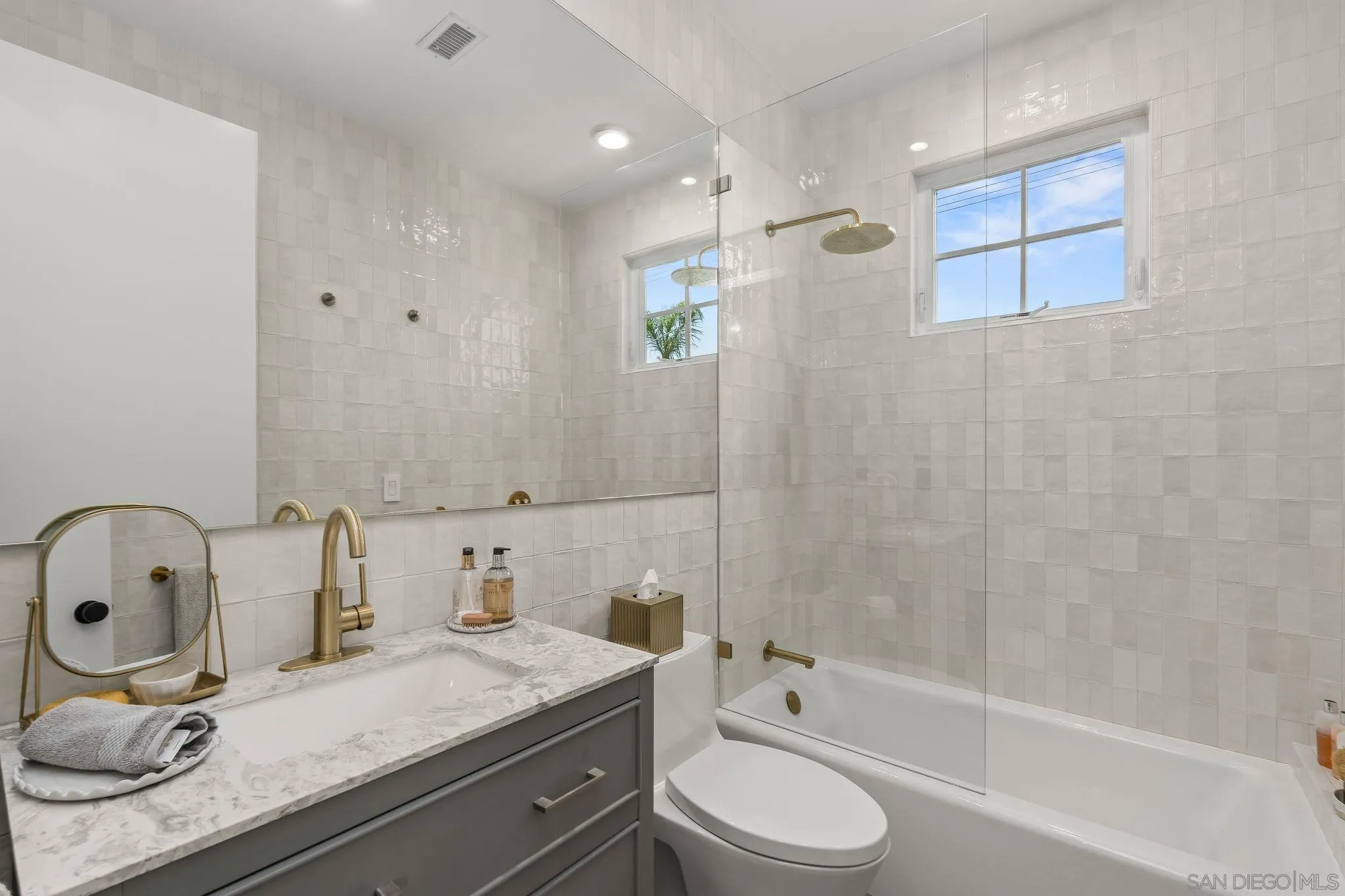 https://cdn.realtyfeed.com/cdn/127/250039664/5824f2e4b2c2e8d41c35b0fae99f27a9.webp
