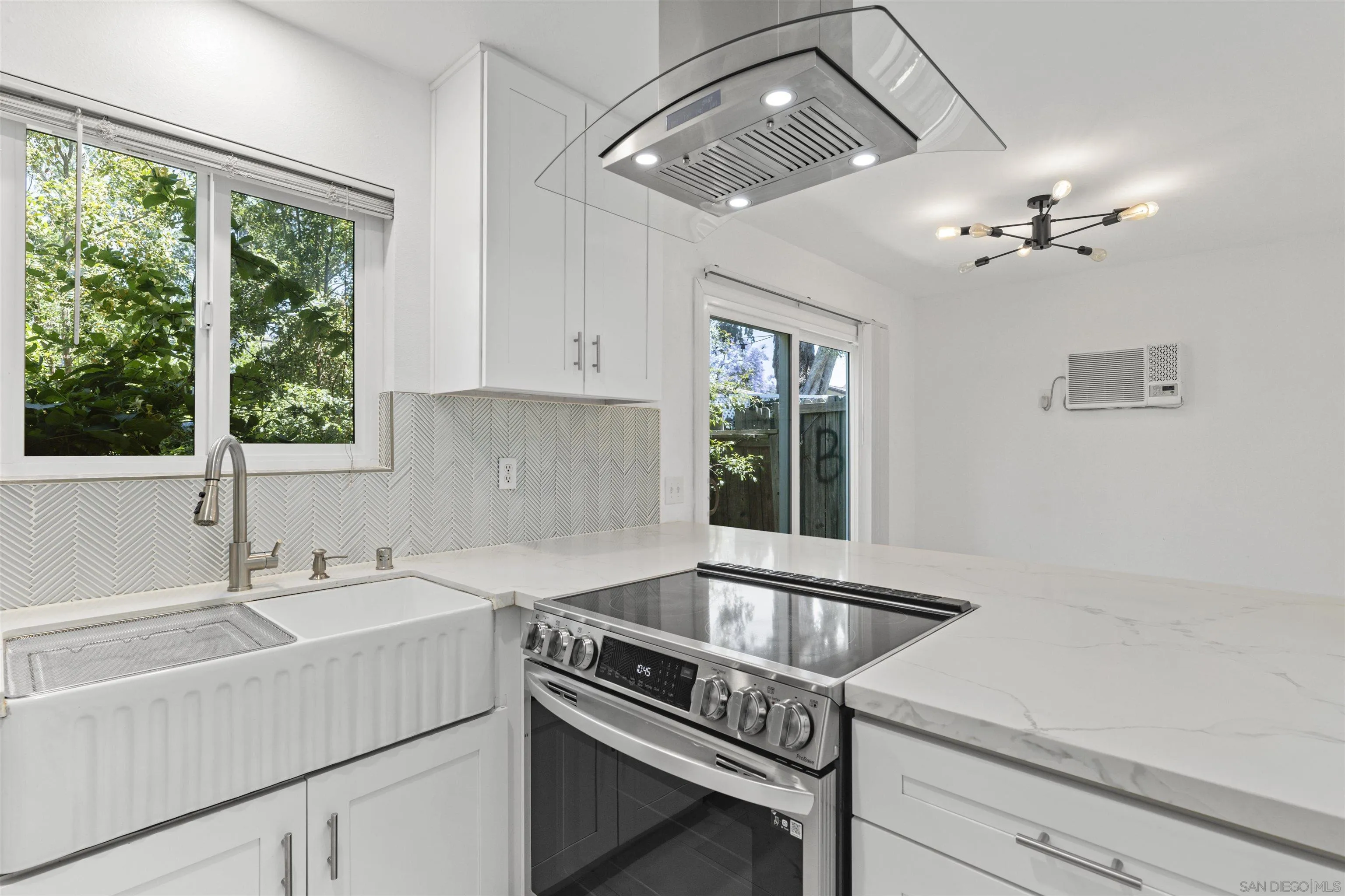 https://cdn.realtyfeed.com/cdn/127/250039666/4b3605e7f1b360c0b4df214f23ef029b.webp