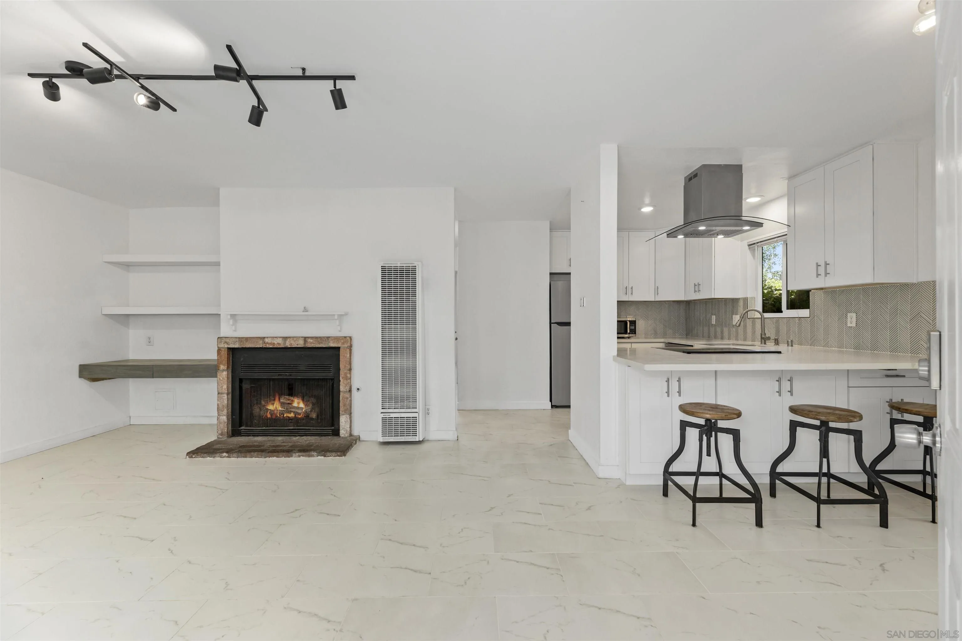 Photo #2: 250039666 Listing 