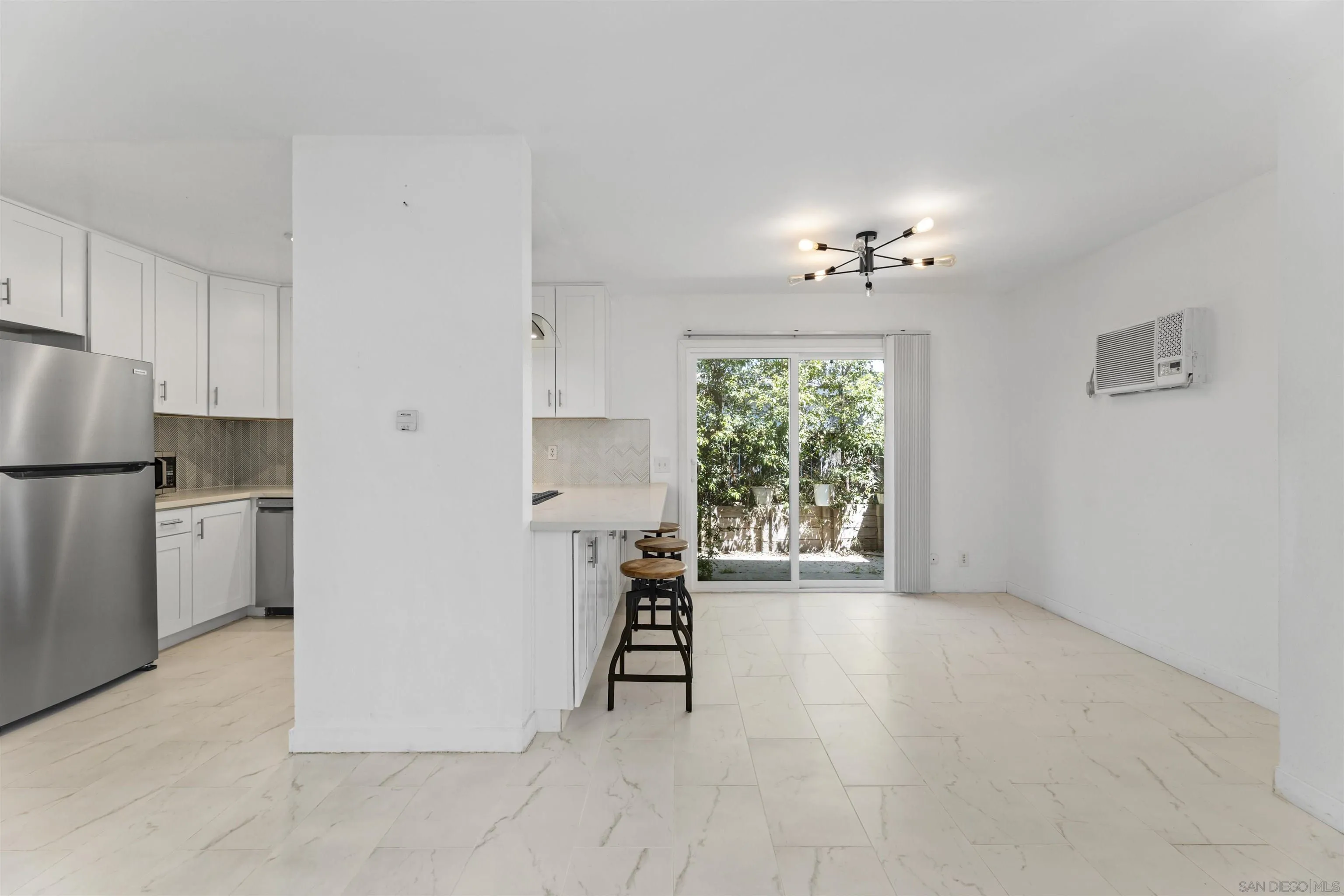 https://cdn.realtyfeed.com/cdn/127/250039666/f6300ce92600e1a943d54fae910b7ada.webp