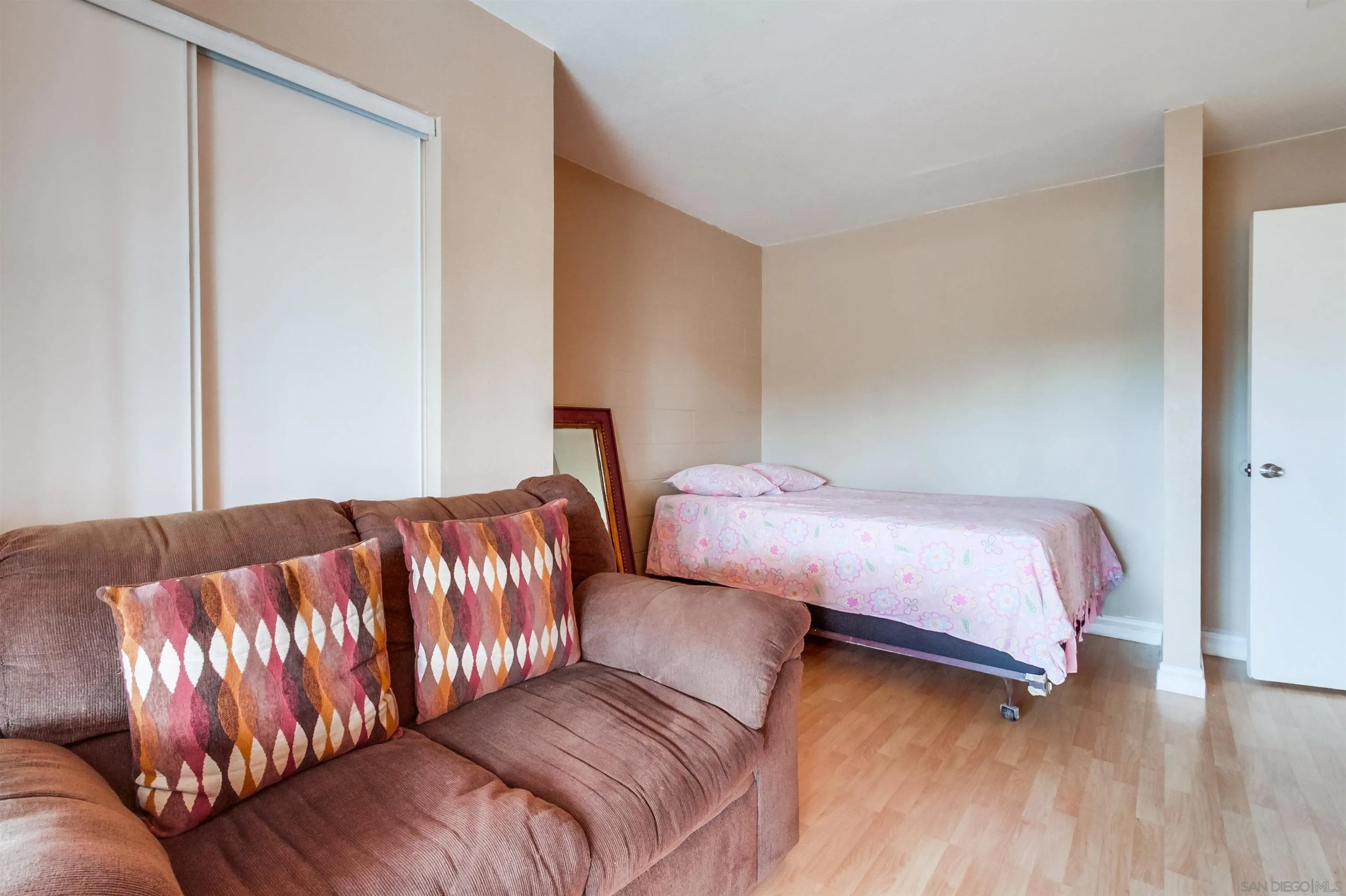 https://cdn.realtyfeed.com/cdn/127/250039671/3a78b08f0f787a1e071b9d68f1d14801.webp