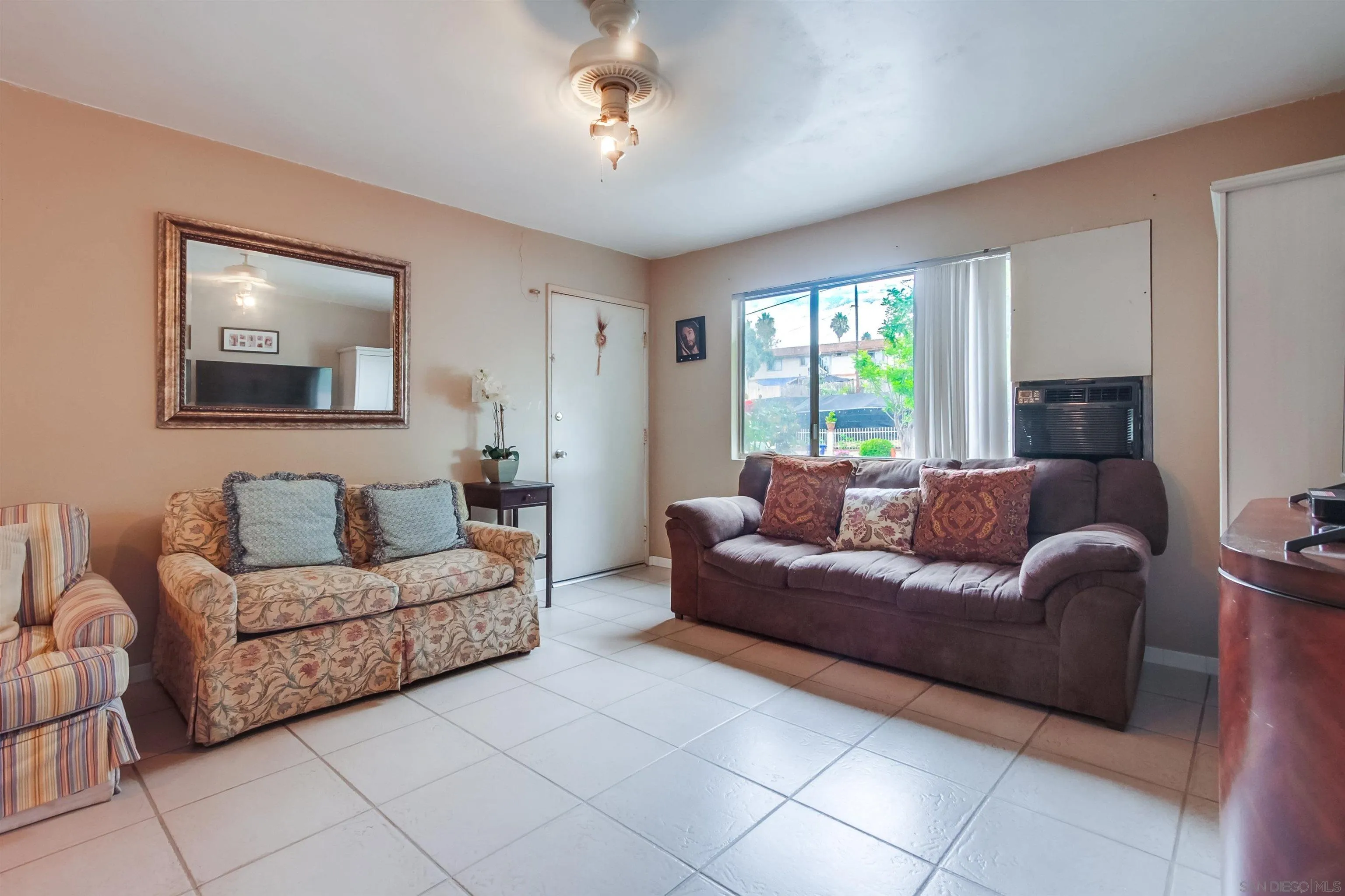 https://cdn.realtyfeed.com/cdn/127/250039671/79d21c8945db3d500bdd80e35c64d9d4.webp