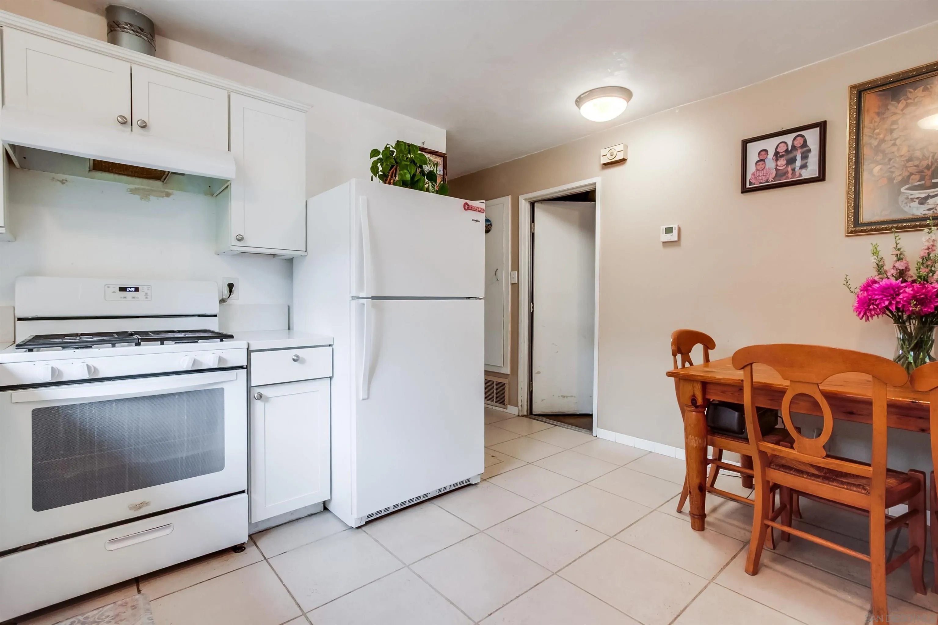 https://cdn.realtyfeed.com/cdn/127/250039671/85469a0b06e32ae2a96588dcdae8900c.webp