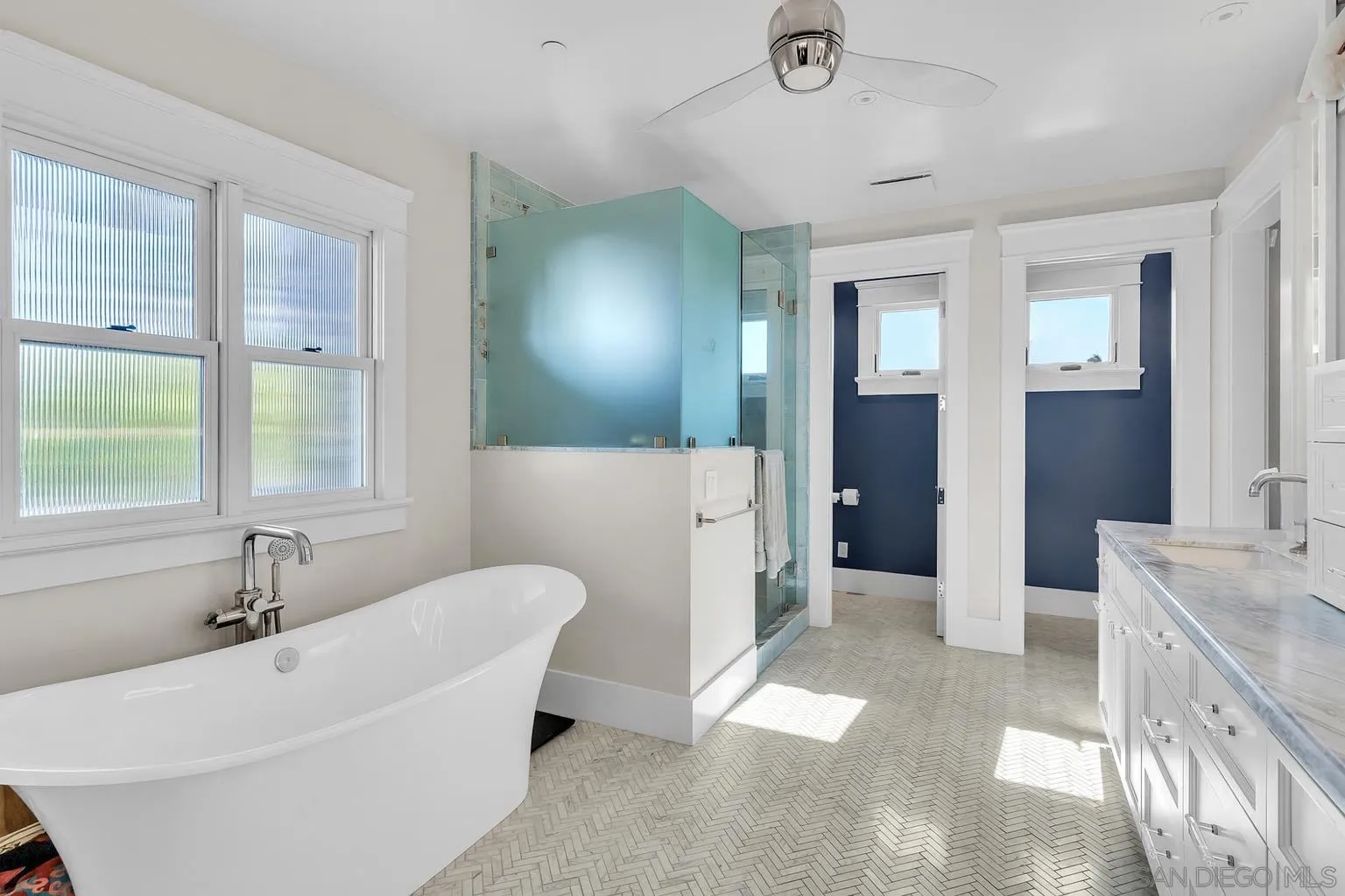 https://cdn.realtyfeed.com/cdn/127/250039672/e8f4e1153bc68f9e5a15f50c1742aea5.webp