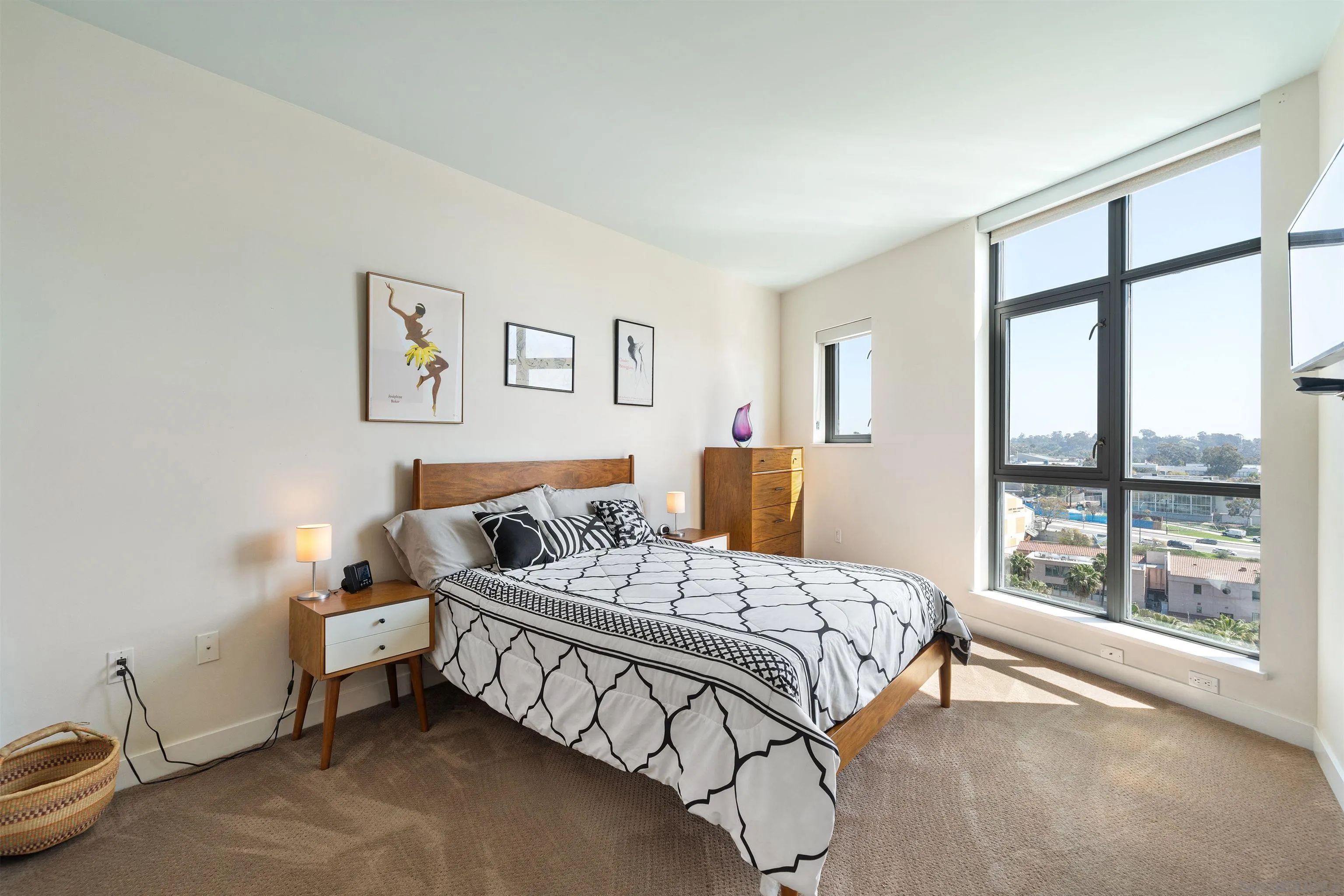 https://cdn.realtyfeed.com/cdn/127/250039673/bd93a8c34a1333706a67fd8cf45ddc28.webp