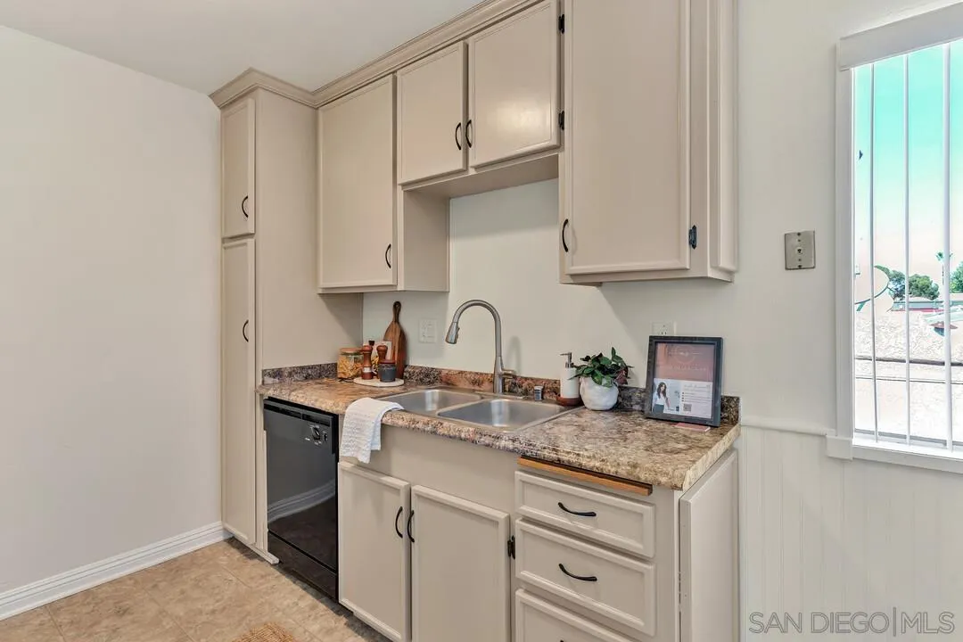 https://cdn.realtyfeed.com/cdn/127/250039682/b2ec58c86ce8e0fdd6521b49e9672eb7.webp