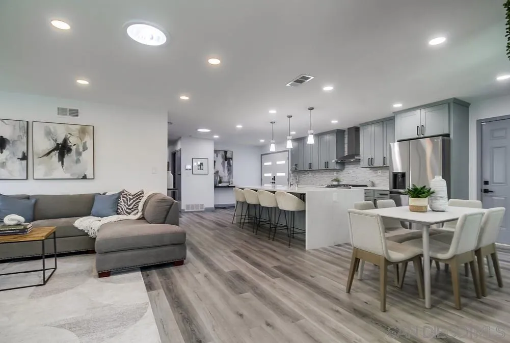 https://cdn.realtyfeed.com/cdn/127/250039688/d261b83eb09b2e5aed781d9c4676511a.webp