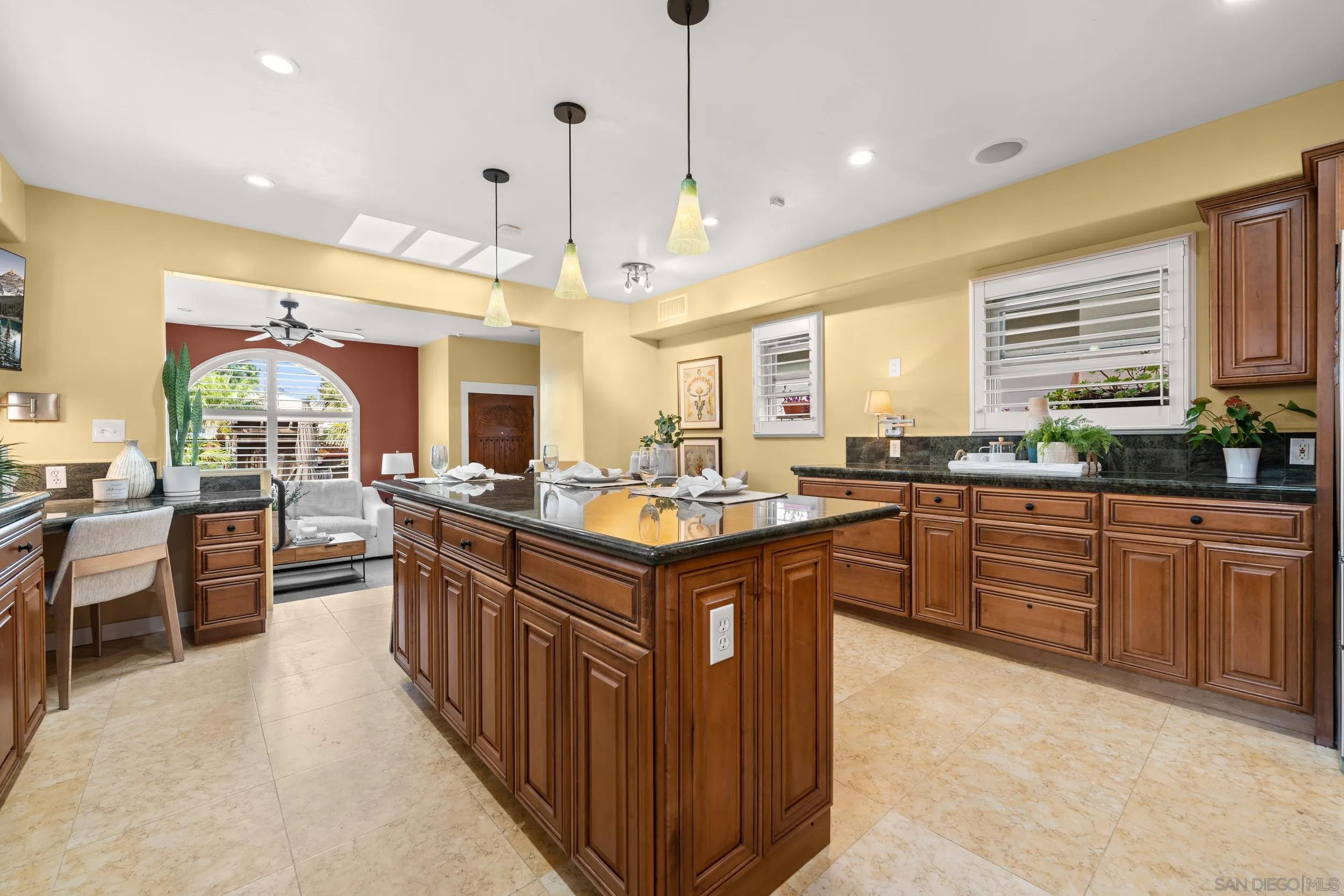 https://cdn.realtyfeed.com/cdn/127/250039691/d10c325e5e1417f70550b84864afc4ba.webp