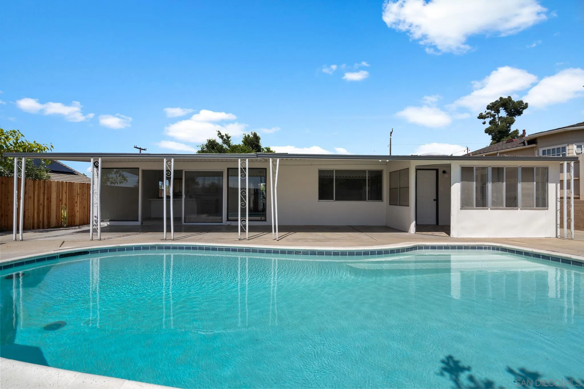 https://cdn.realtyfeed.com/cdn/127/250039693/0d9c9d088e91e381d01863826a3085a0.webp