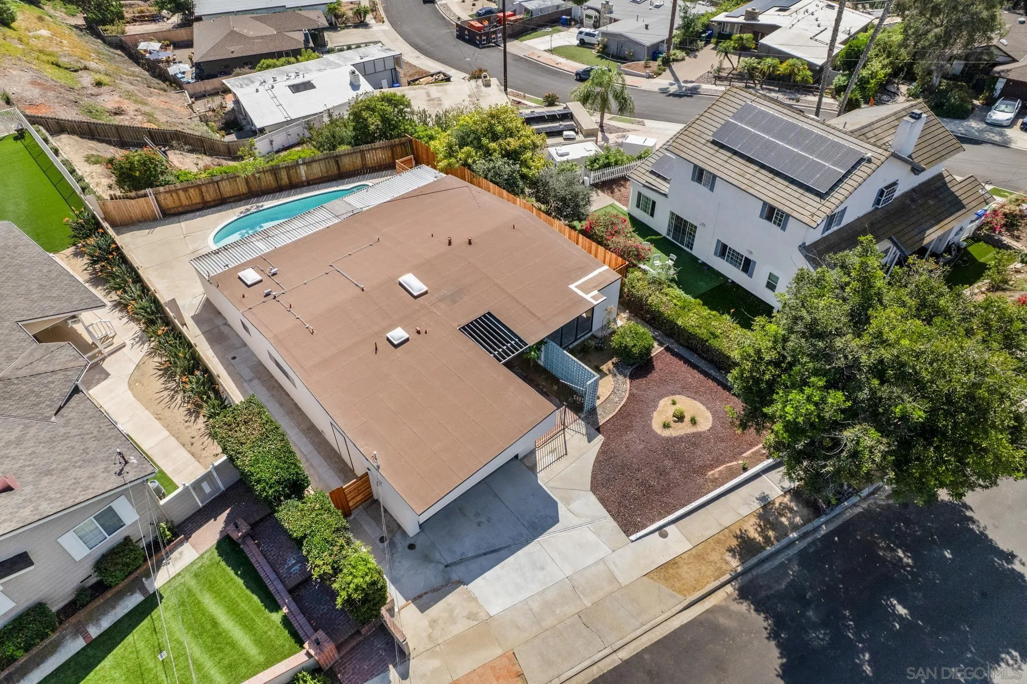 https://cdn.realtyfeed.com/cdn/127/250039693/2570664f463f33c4cec36e49e0fb9d45.webp