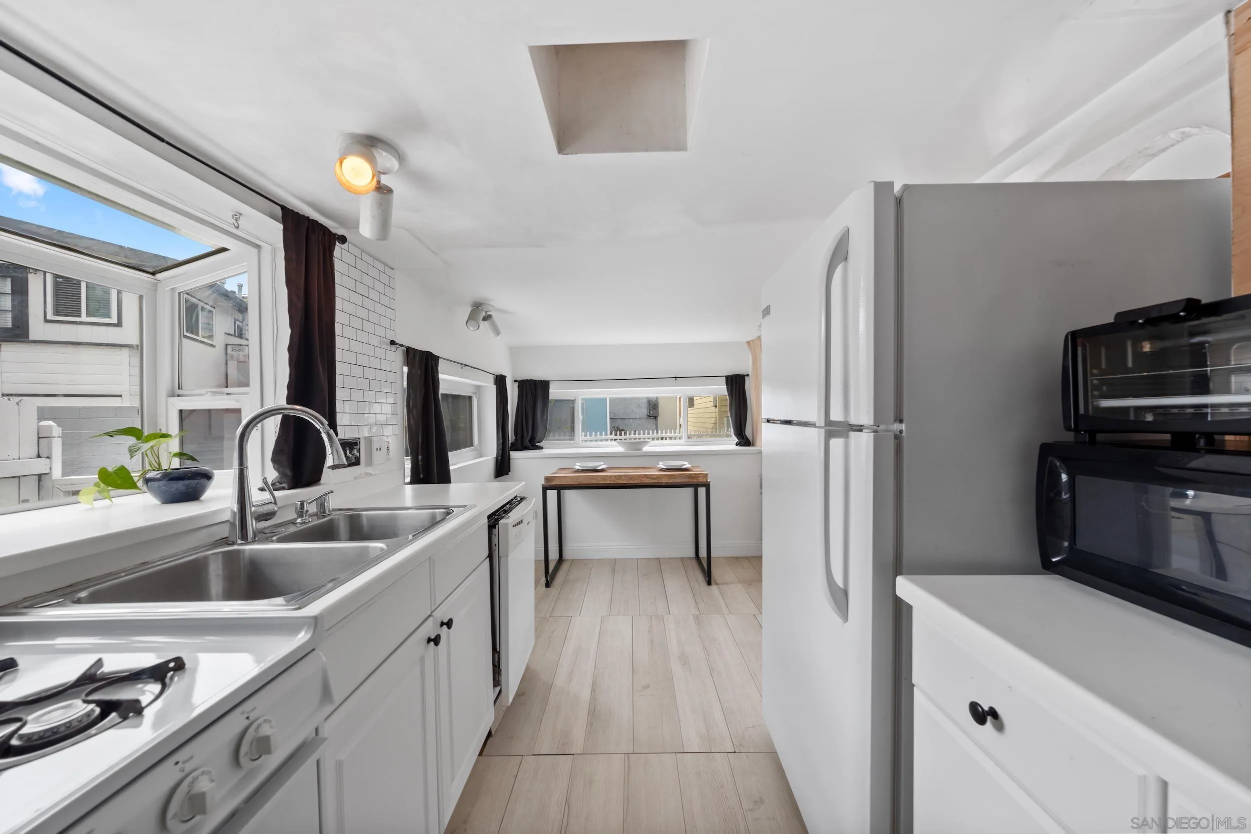 https://cdn.realtyfeed.com/cdn/127/250039695/12ef90bb5ca44e3a1193f85830032400.webp