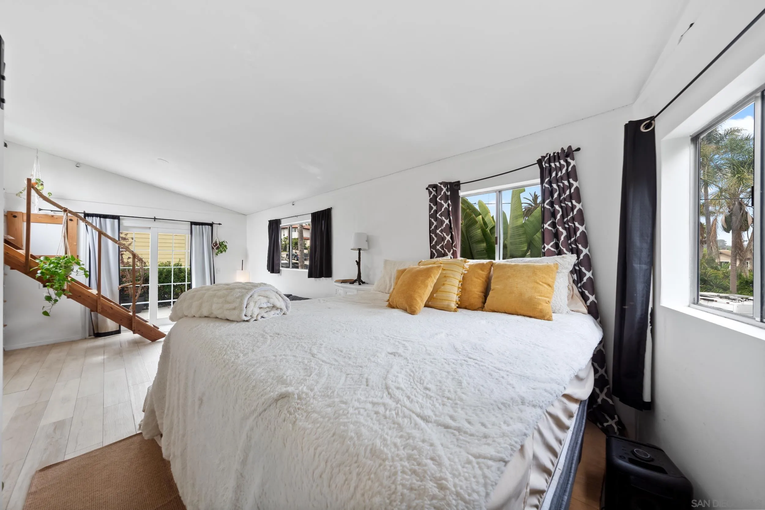 https://cdn.realtyfeed.com/cdn/127/250039695/995d747a4f4d6a148e1c5118b7a2954c.webp