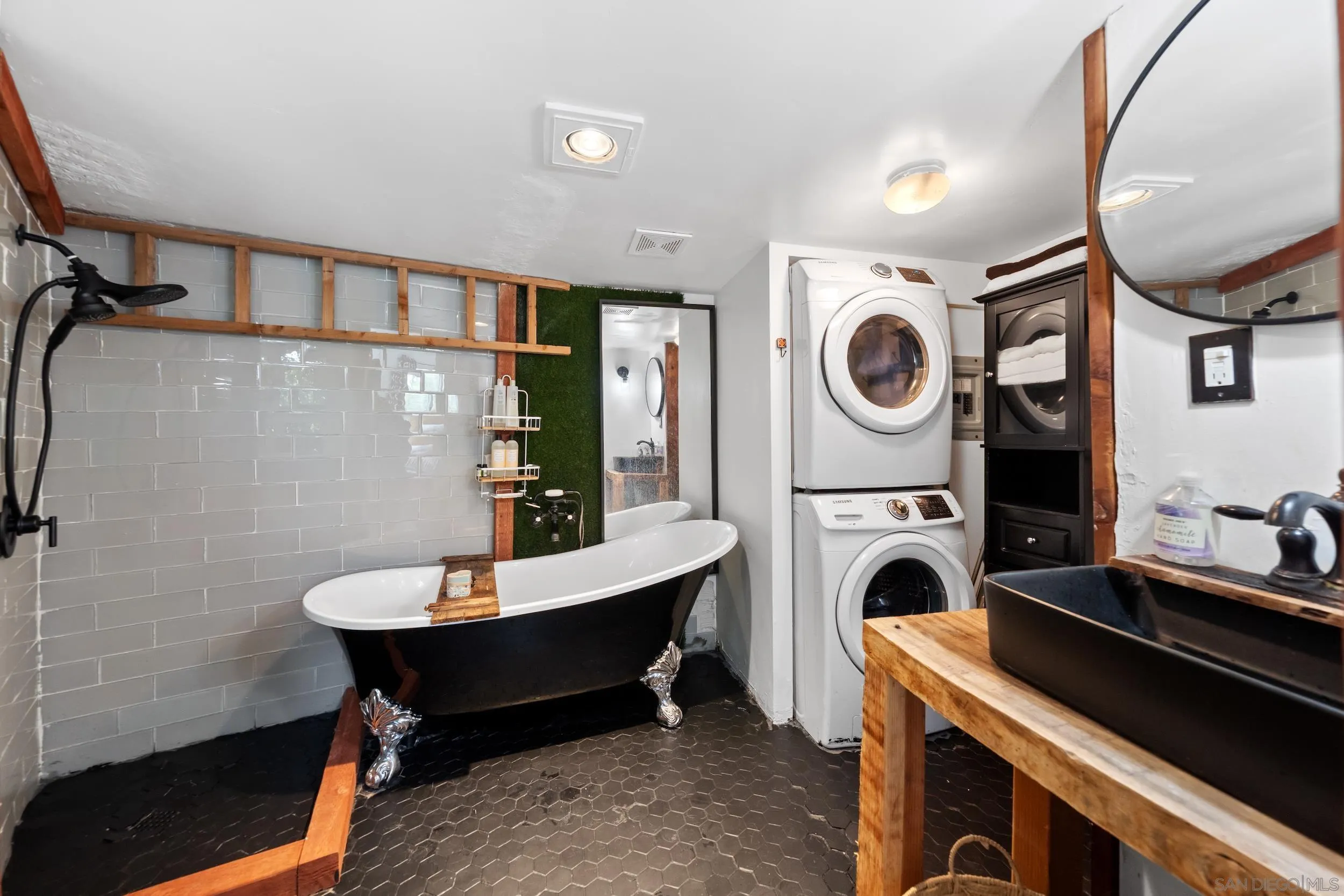 https://cdn.realtyfeed.com/cdn/127/250039695/addd4af5bcf6f84d677fff9e5528dbd8.webp