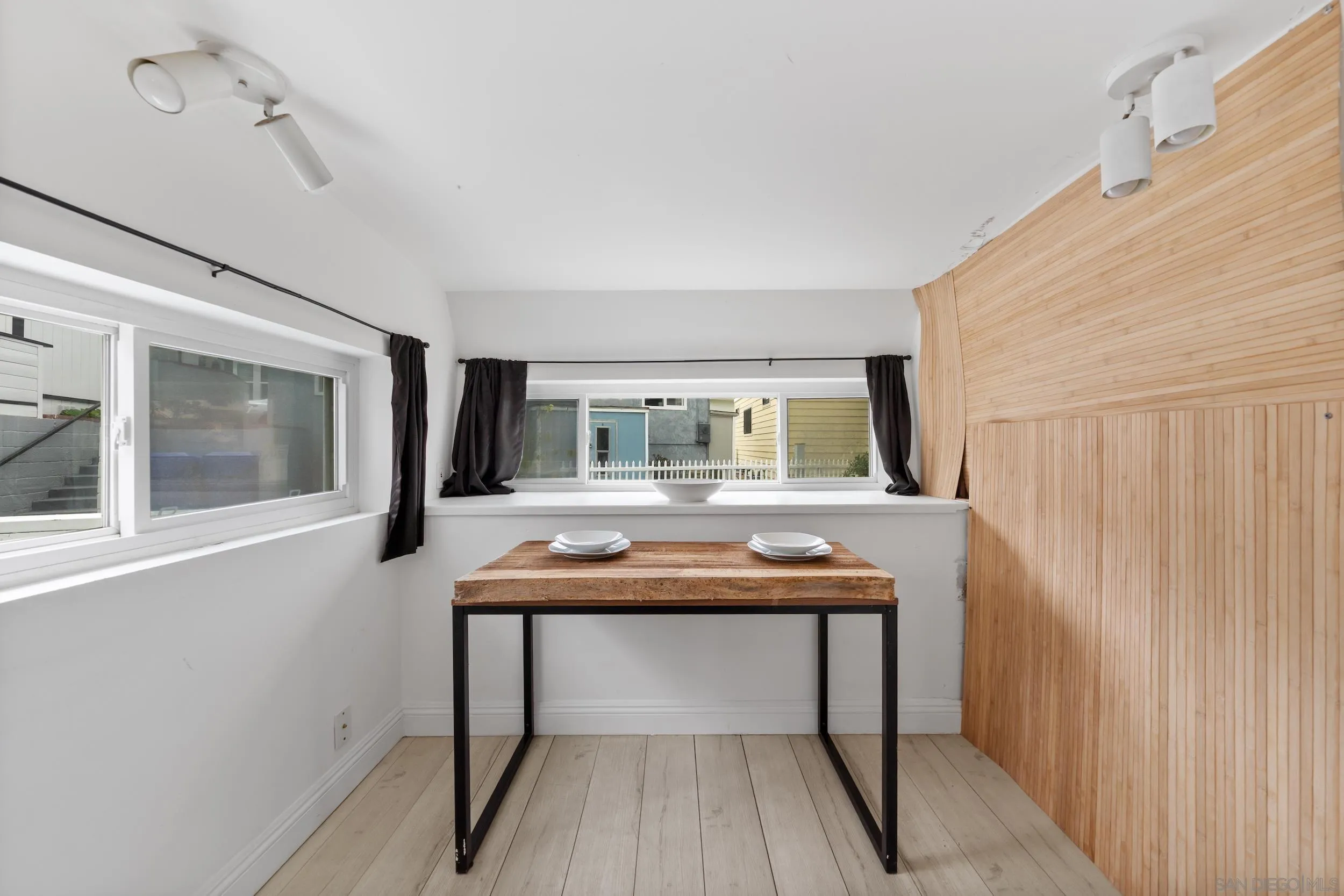 https://cdn.realtyfeed.com/cdn/127/250039695/c16fe57c5b222ee99f57a3b26402d977.webp