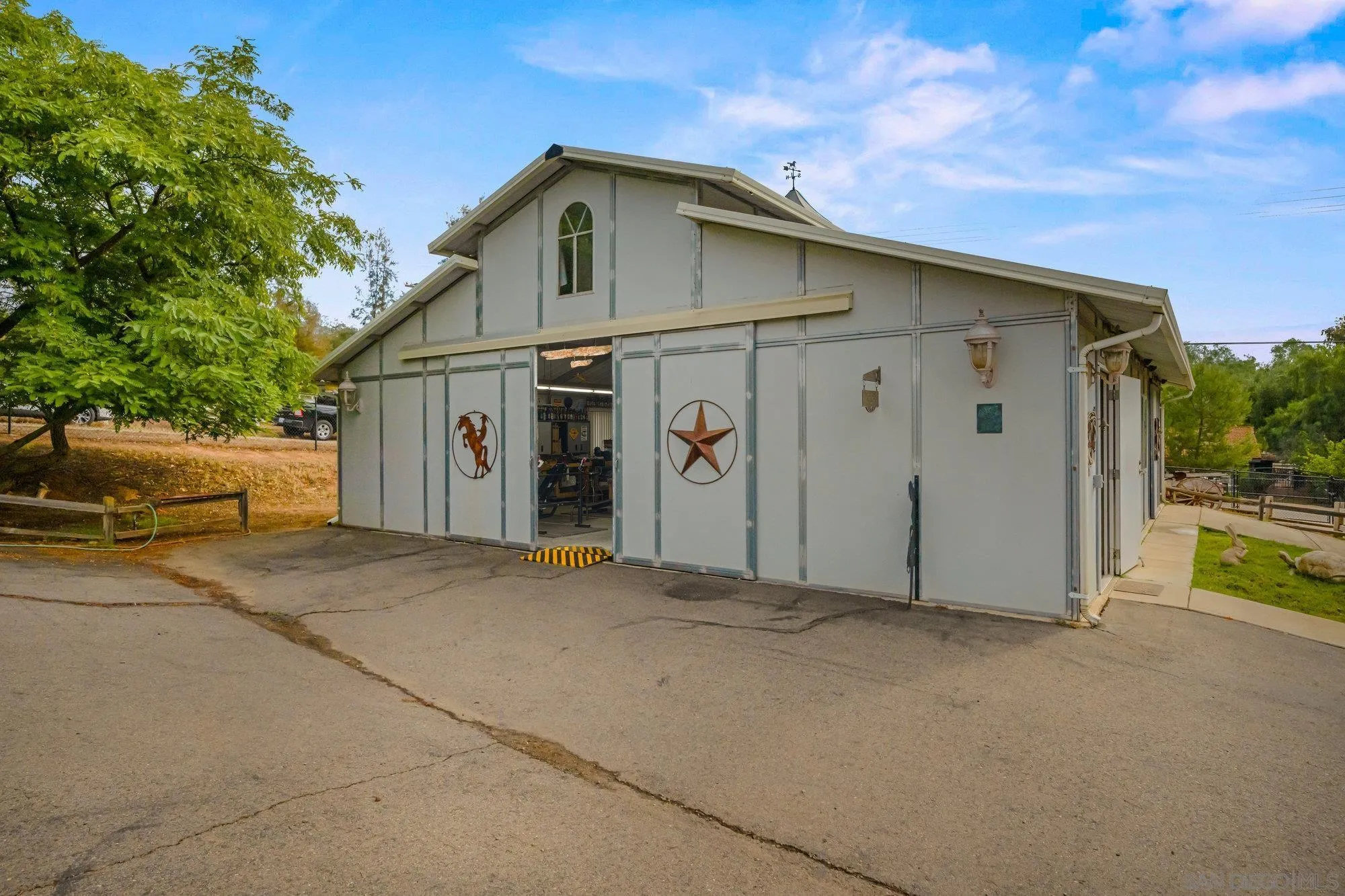 https://cdn.realtyfeed.com/cdn/127/250039698/6d07ff1b494f628b0e4cd02fca834cdb.webp