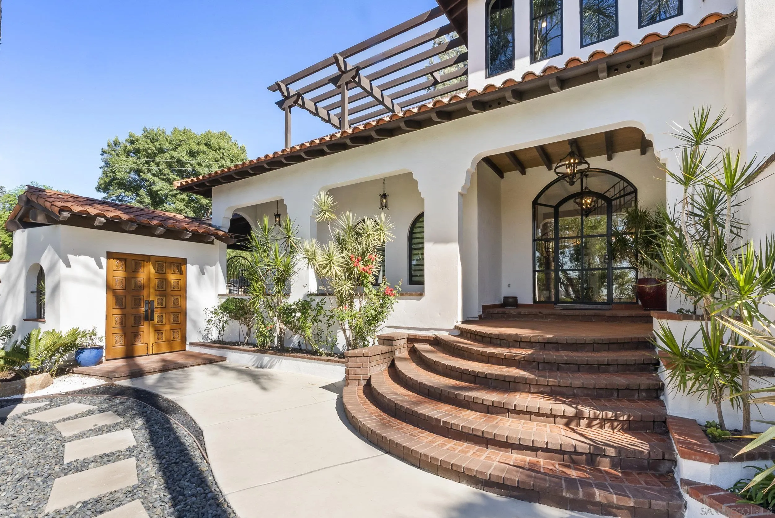https://cdn.realtyfeed.com/cdn/127/250039701/70b69c9f9564e361db48edac2d1e0110.webp