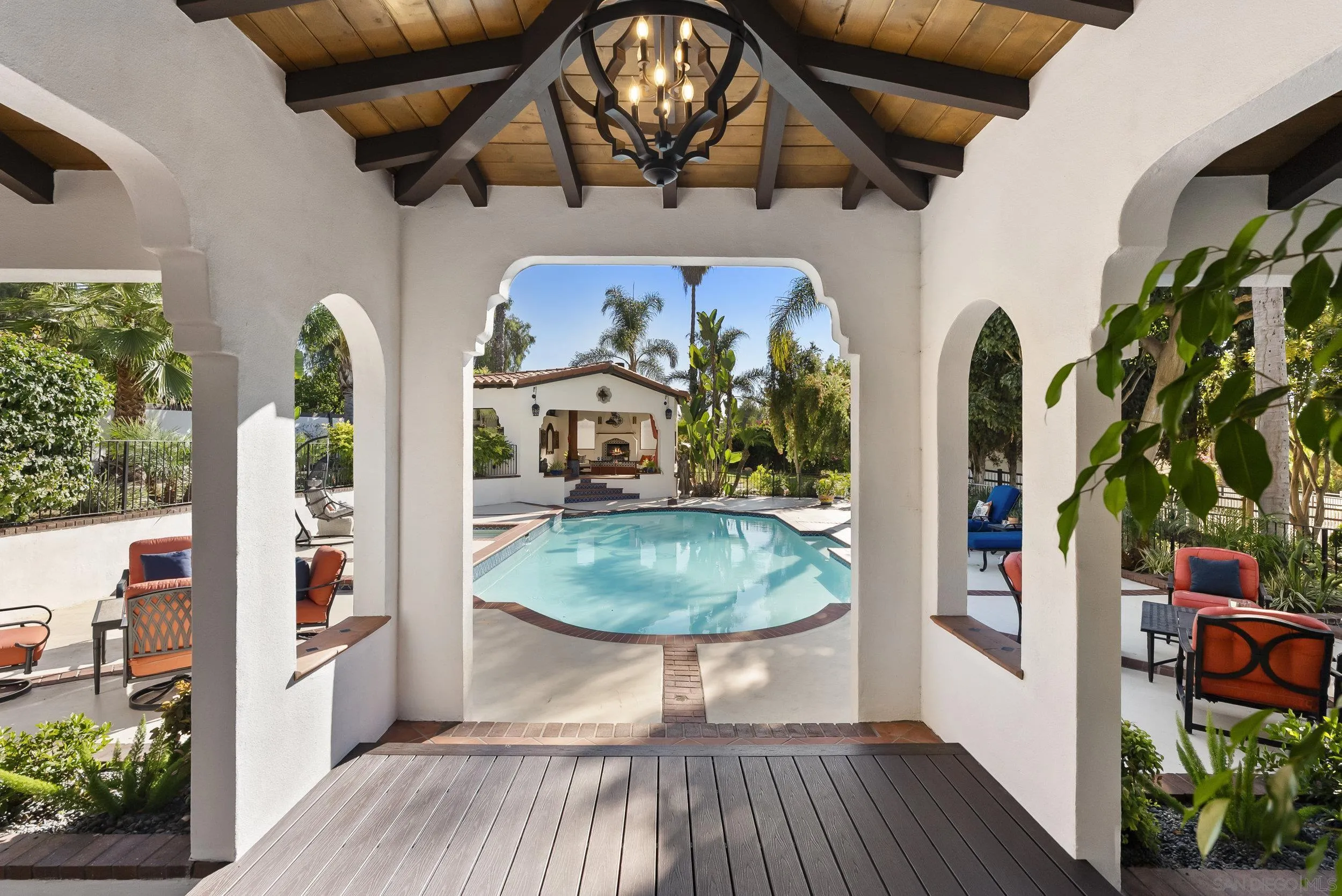 https://cdn.realtyfeed.com/cdn/127/250039701/dfff50a079e8cc33a10026e679f347da.webp