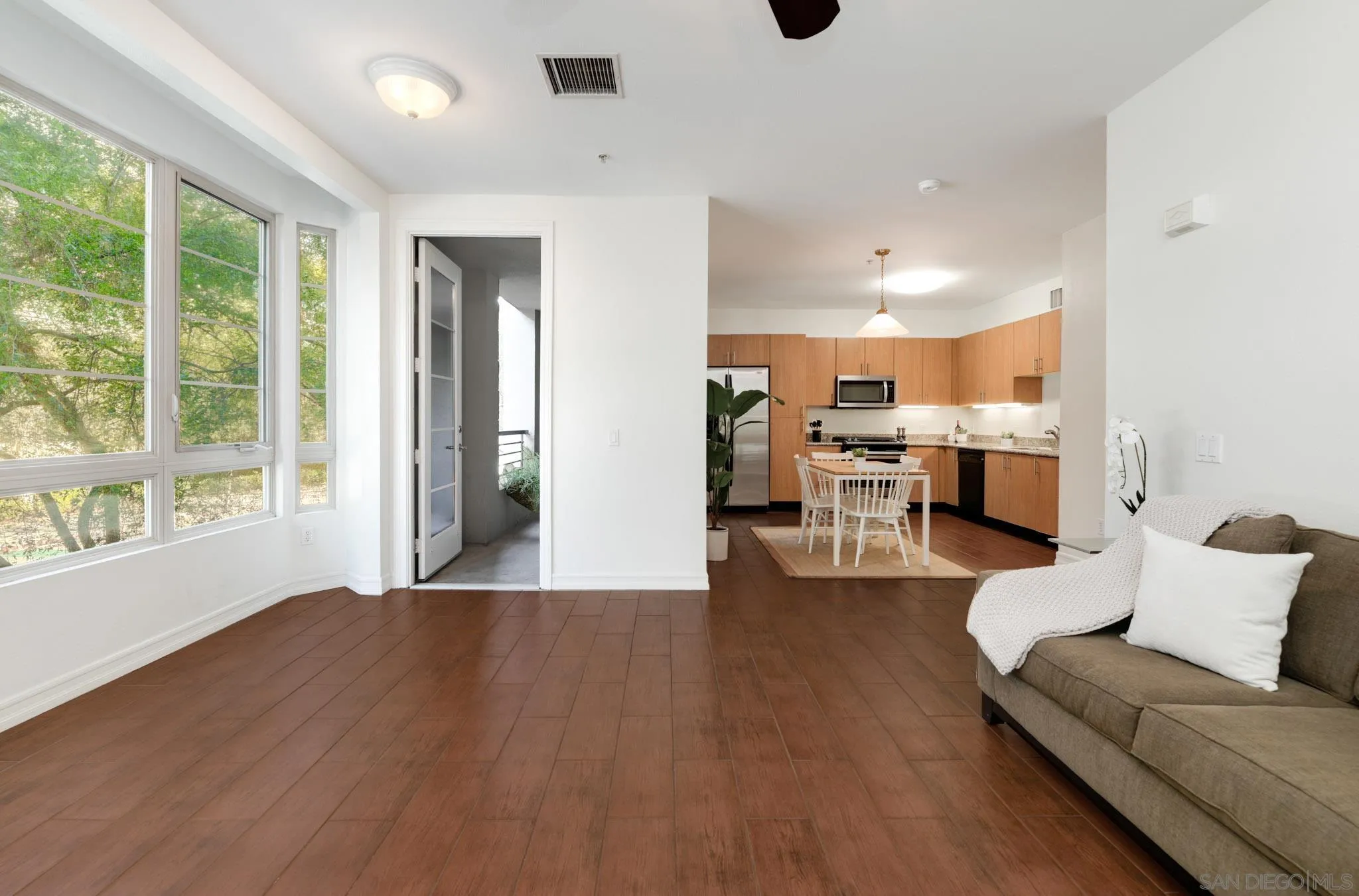 https://cdn.realtyfeed.com/cdn/127/250039712/3d5e6fdda56e2a7ddc8dcd9197907fe7.webp