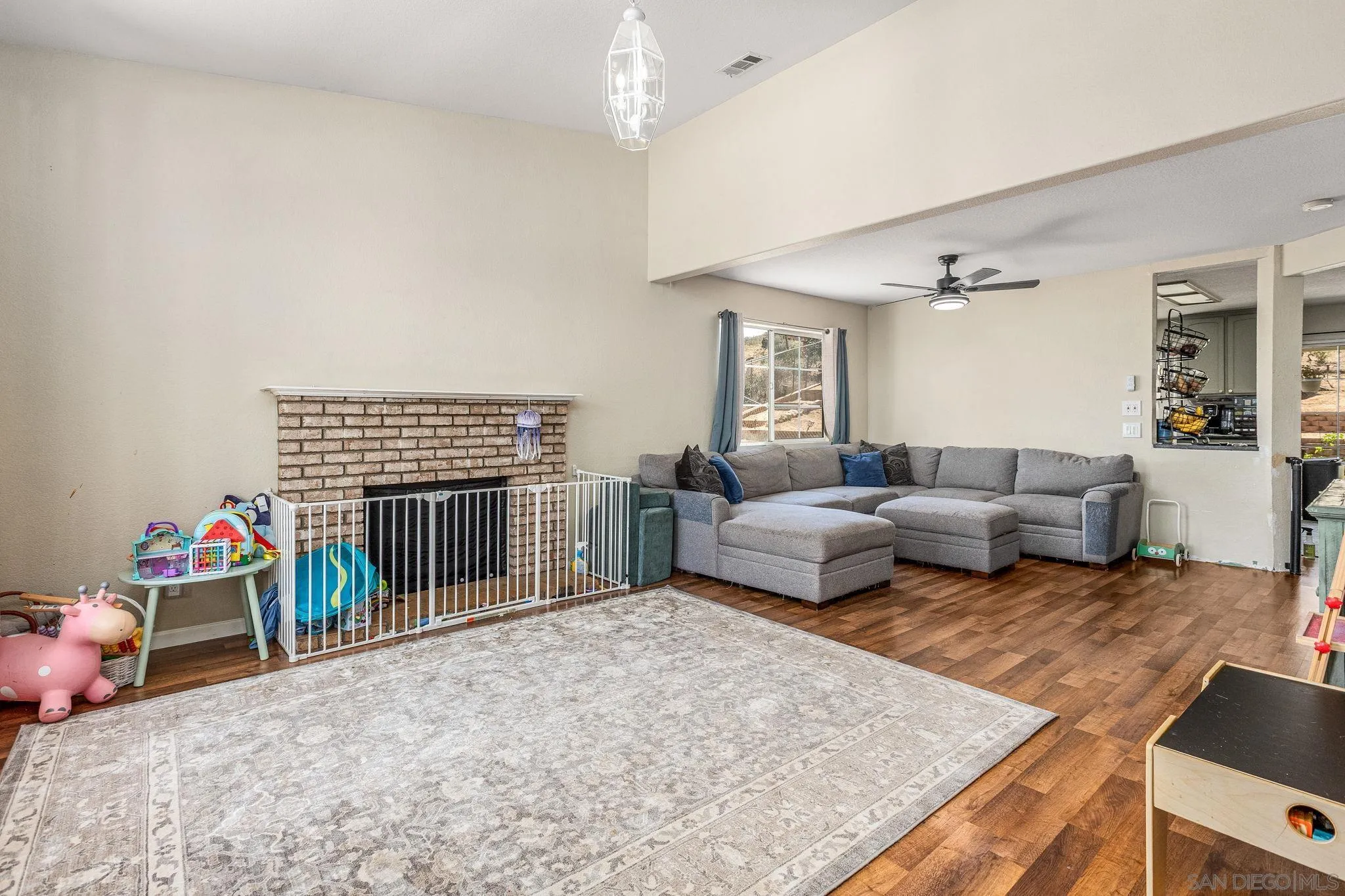 https://cdn.realtyfeed.com/cdn/127/250039715/5bfca0e8ee0c304e40e32fd36bd5b17b.webp