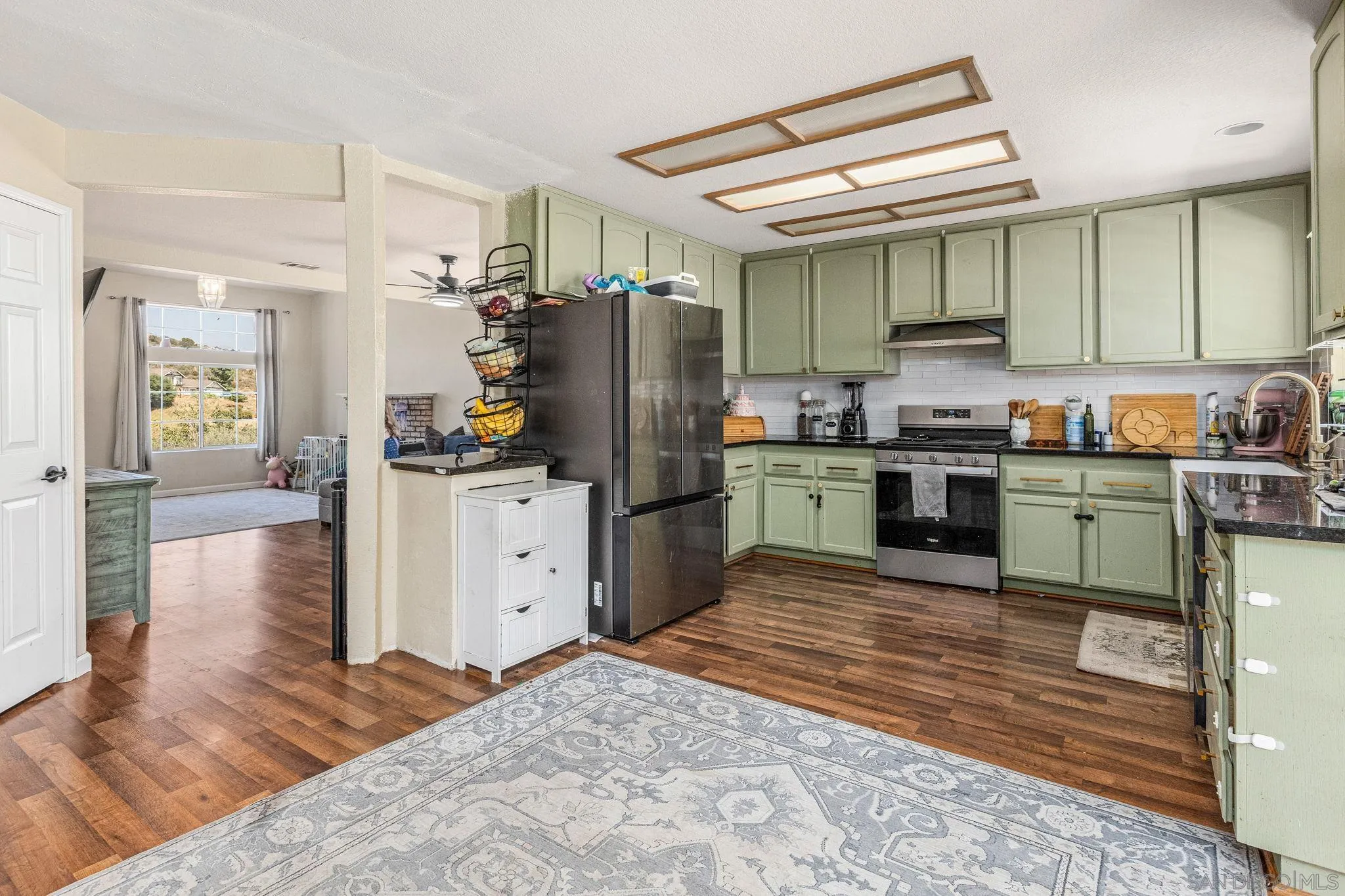 https://cdn.realtyfeed.com/cdn/127/250039715/f1dd1d6515f00036cfd9e0dd5b9c0ce8.webp