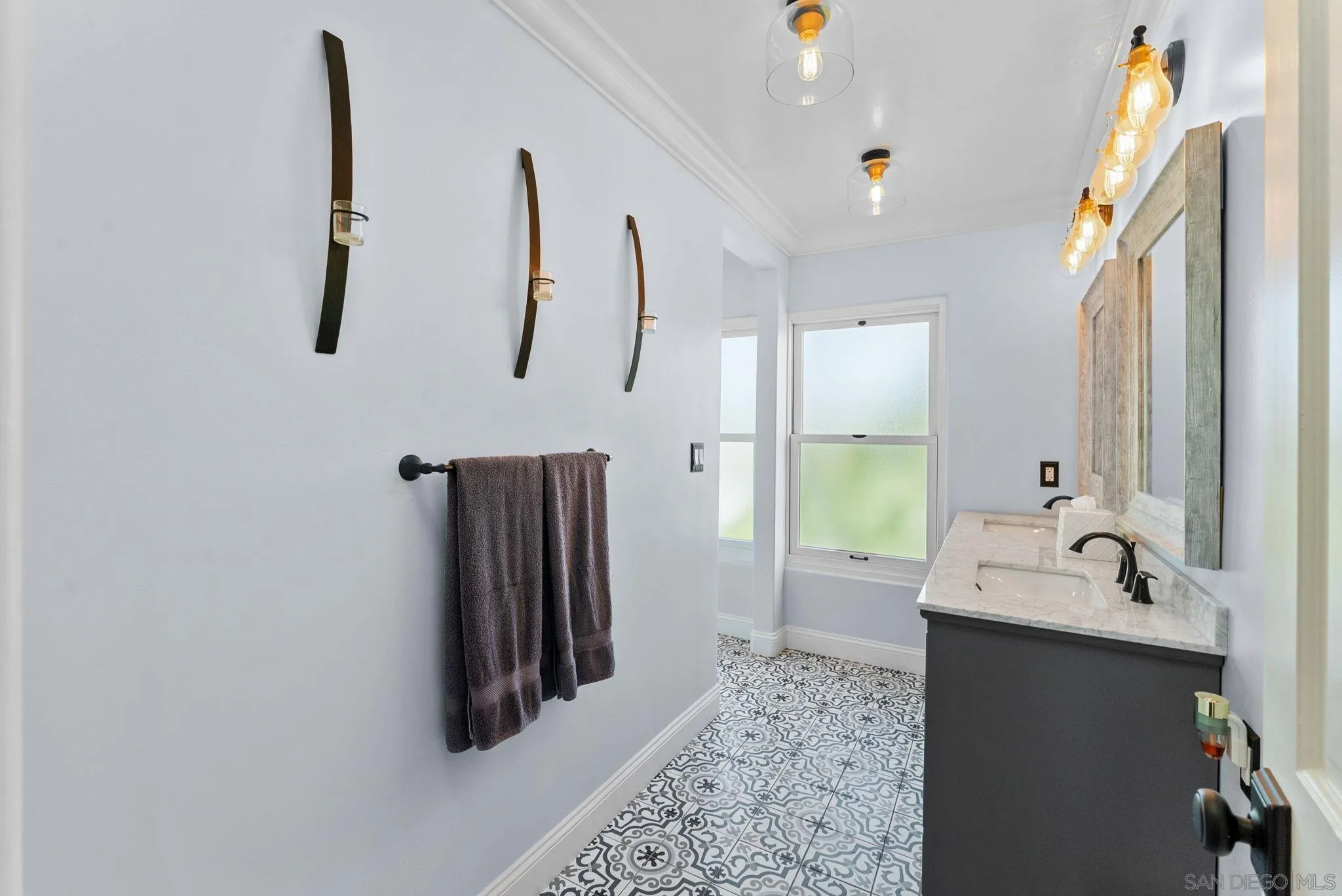 https://cdn.realtyfeed.com/cdn/127/250039716/0f50a7462923de86f856a4fc814664db.webp