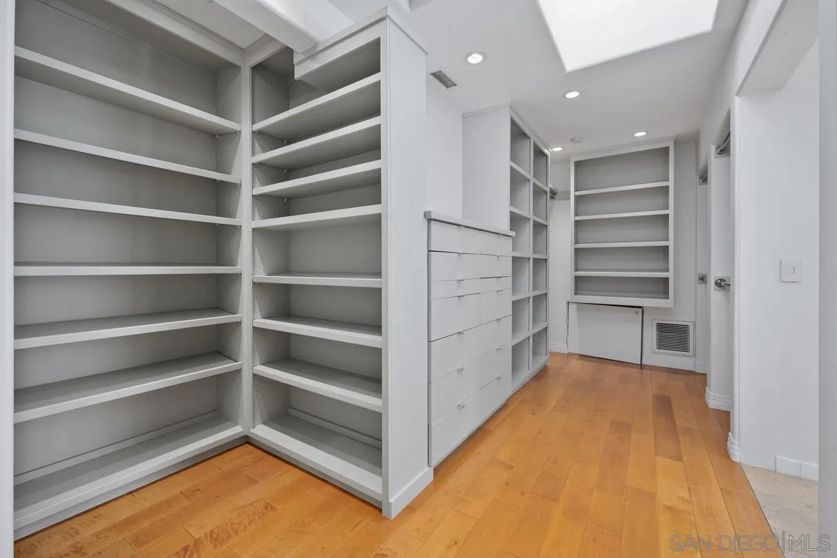 https://cdn.realtyfeed.com/cdn/127/250039718/ff9af8d19cf5d3016893266d6806a9c6.webp