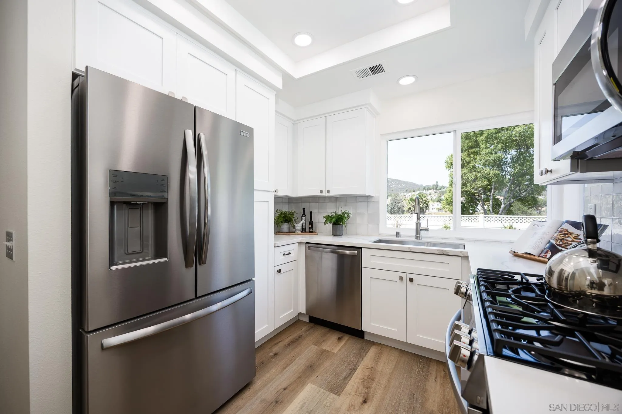 https://cdn.realtyfeed.com/cdn/127/250039726/9924f95dd3acb73085c27250de126d2b.webp
