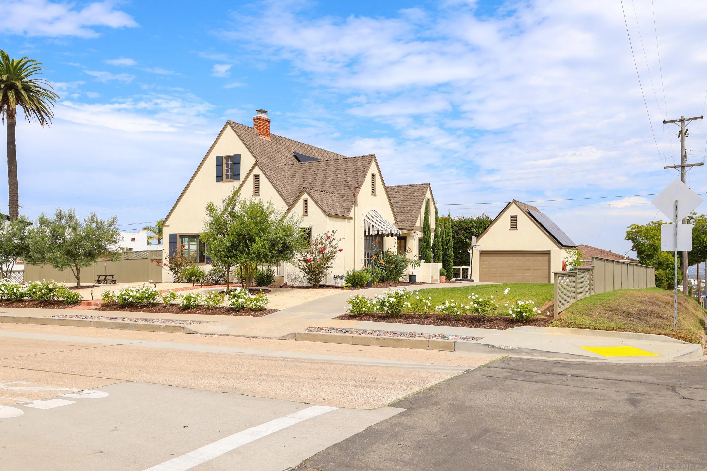 https://cdn.realtyfeed.com/cdn/127/250039728/36fa859bcbf4a908c0a32c823cb3951e.webp