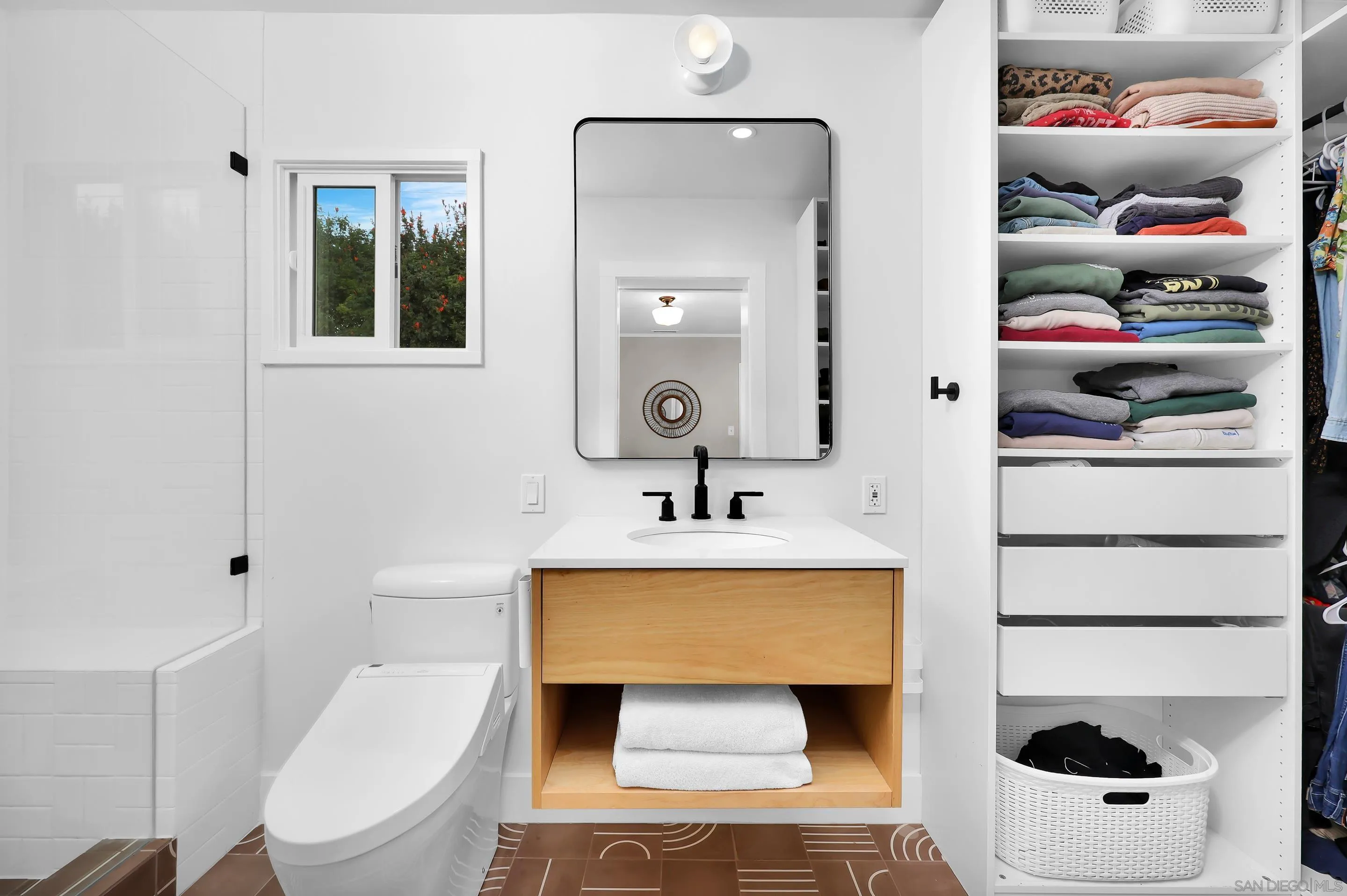 https://cdn.realtyfeed.com/cdn/127/250039728/380e25618f20c1b6fad0edad6ee94a54.webp