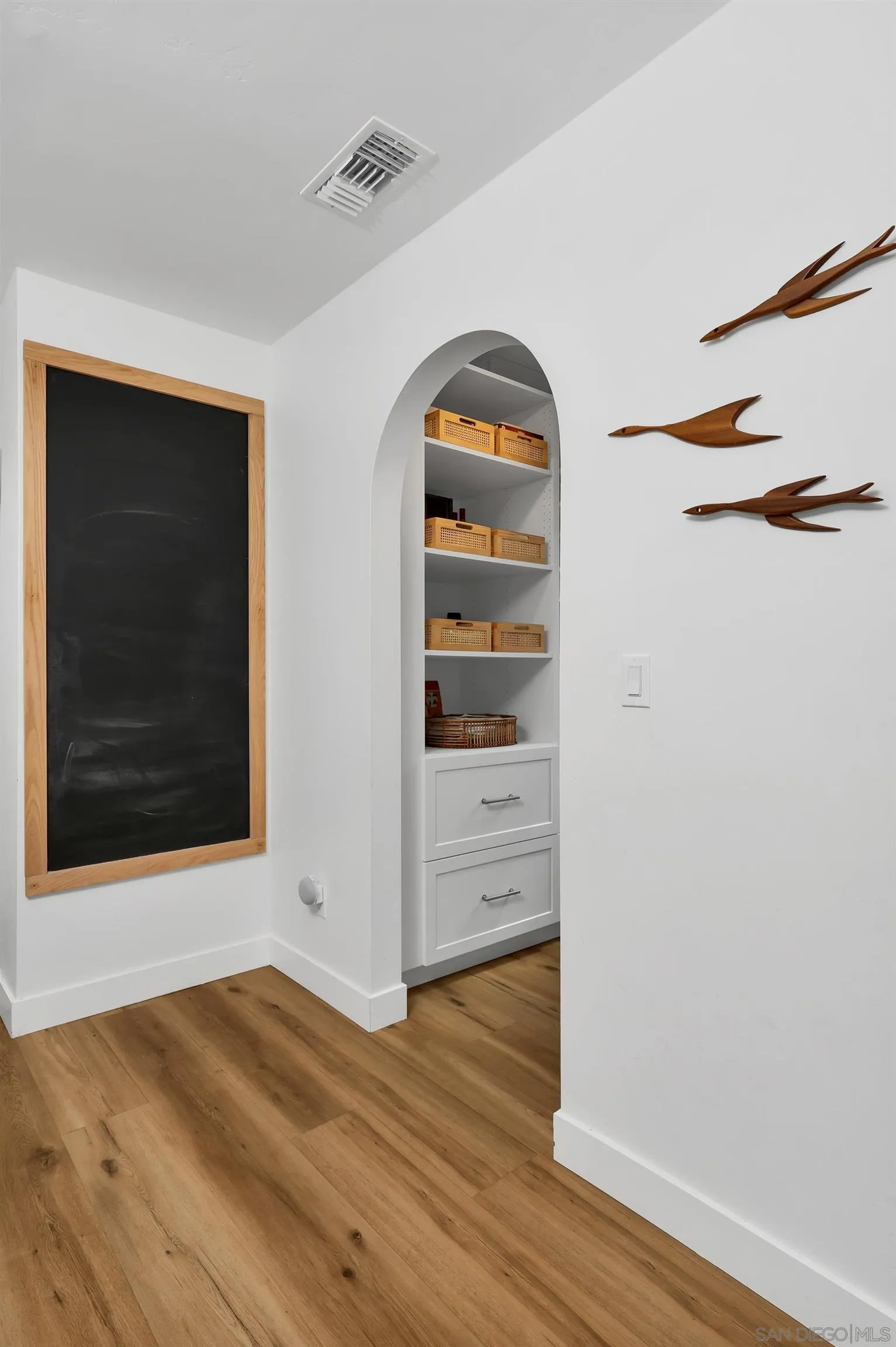 https://cdn.realtyfeed.com/cdn/127/250039728/52847f6d2a85b9630b0ac84301ba34d7.webp