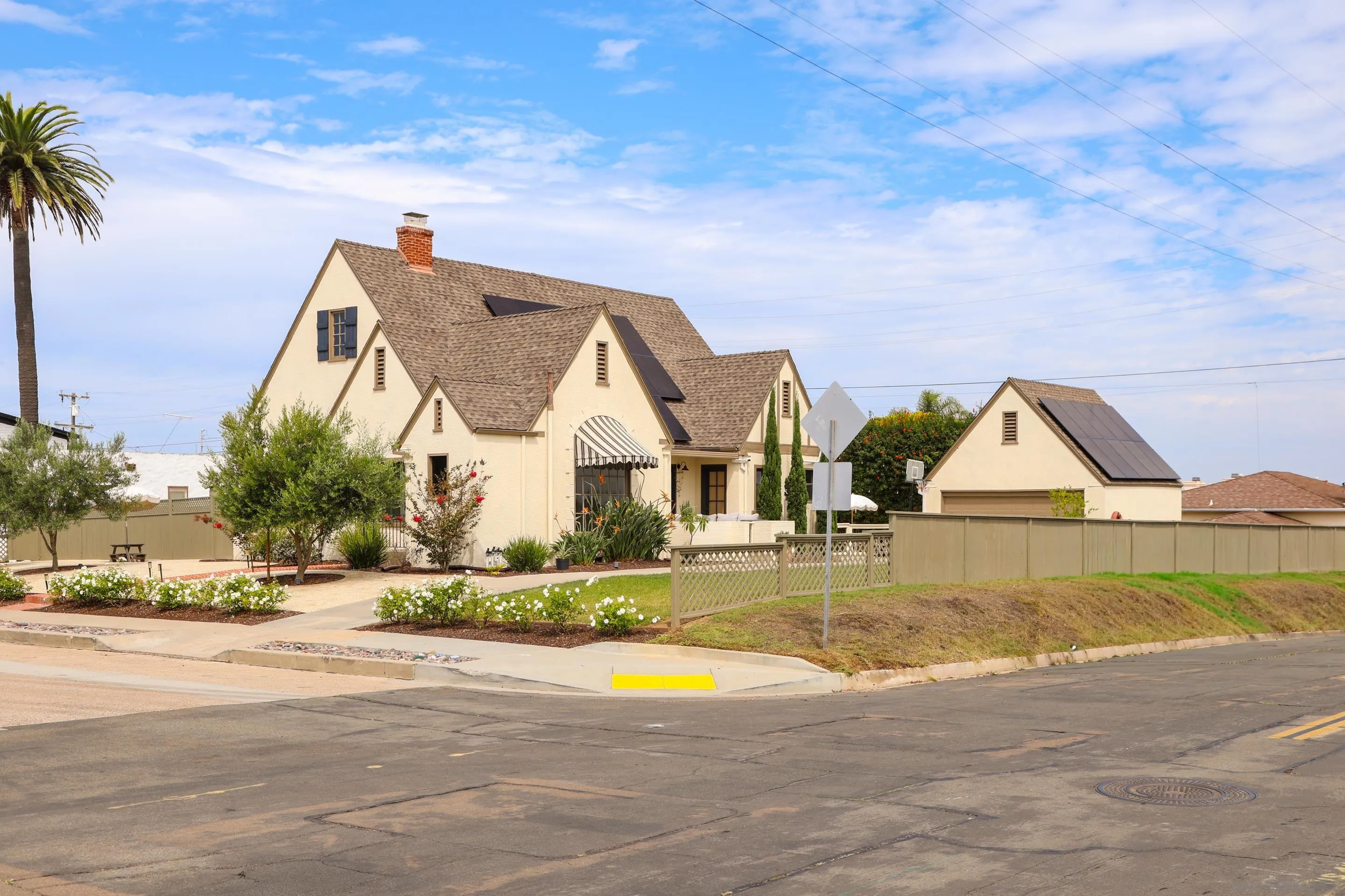 https://cdn.realtyfeed.com/cdn/127/250039728/55c5acaa64f4f818e6b1dcdd4b4cf6a1.webp