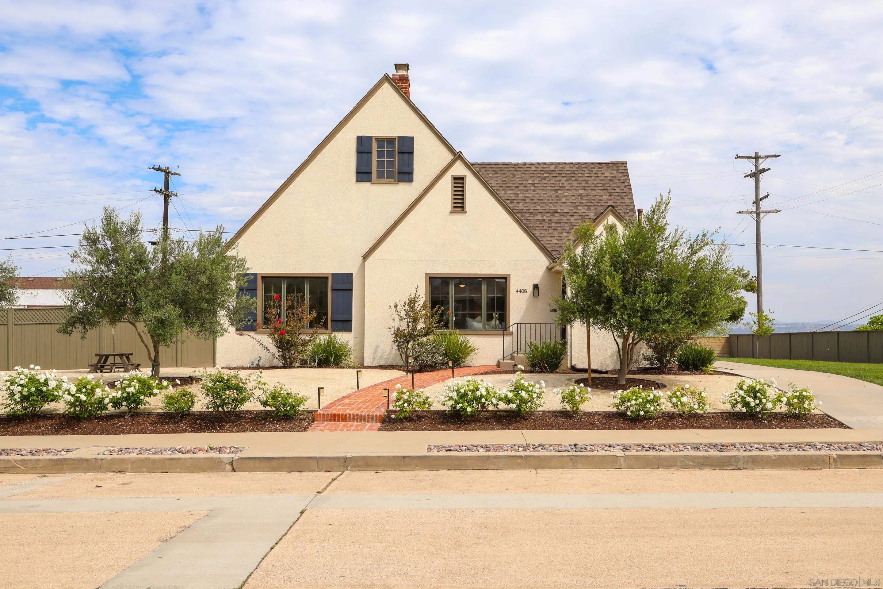 https://cdn.realtyfeed.com/cdn/127/250039728/5e1ba3a0ea093f0d41a81fa74ee9ccd5.webp
