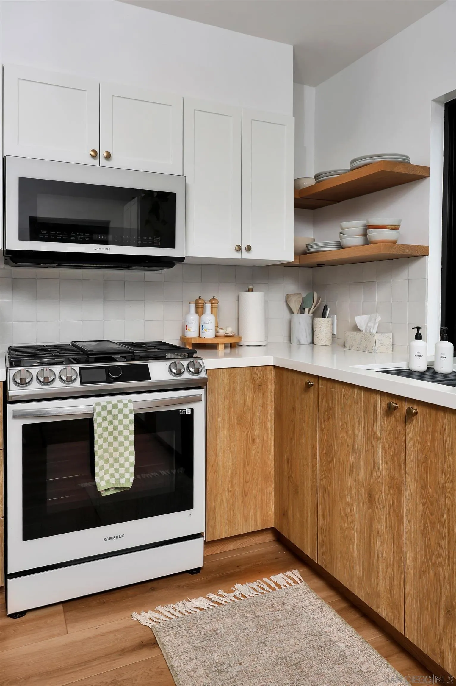 https://cdn.realtyfeed.com/cdn/127/250039728/6b7649b25d9a5206cf50735dbeee70d0.webp