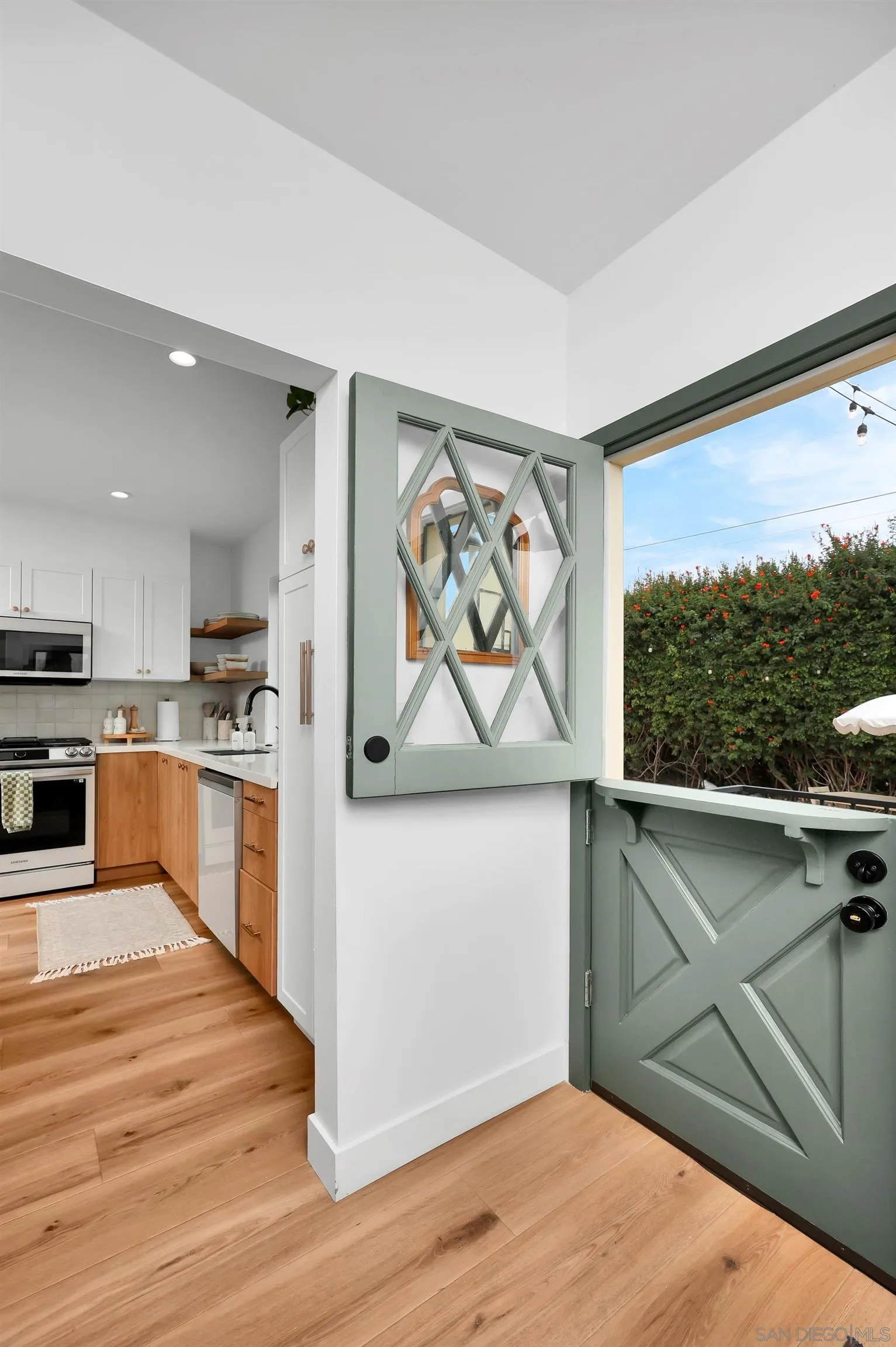 https://cdn.realtyfeed.com/cdn/127/250039728/f32277dbd923b0bb33d368924a72139b.webp